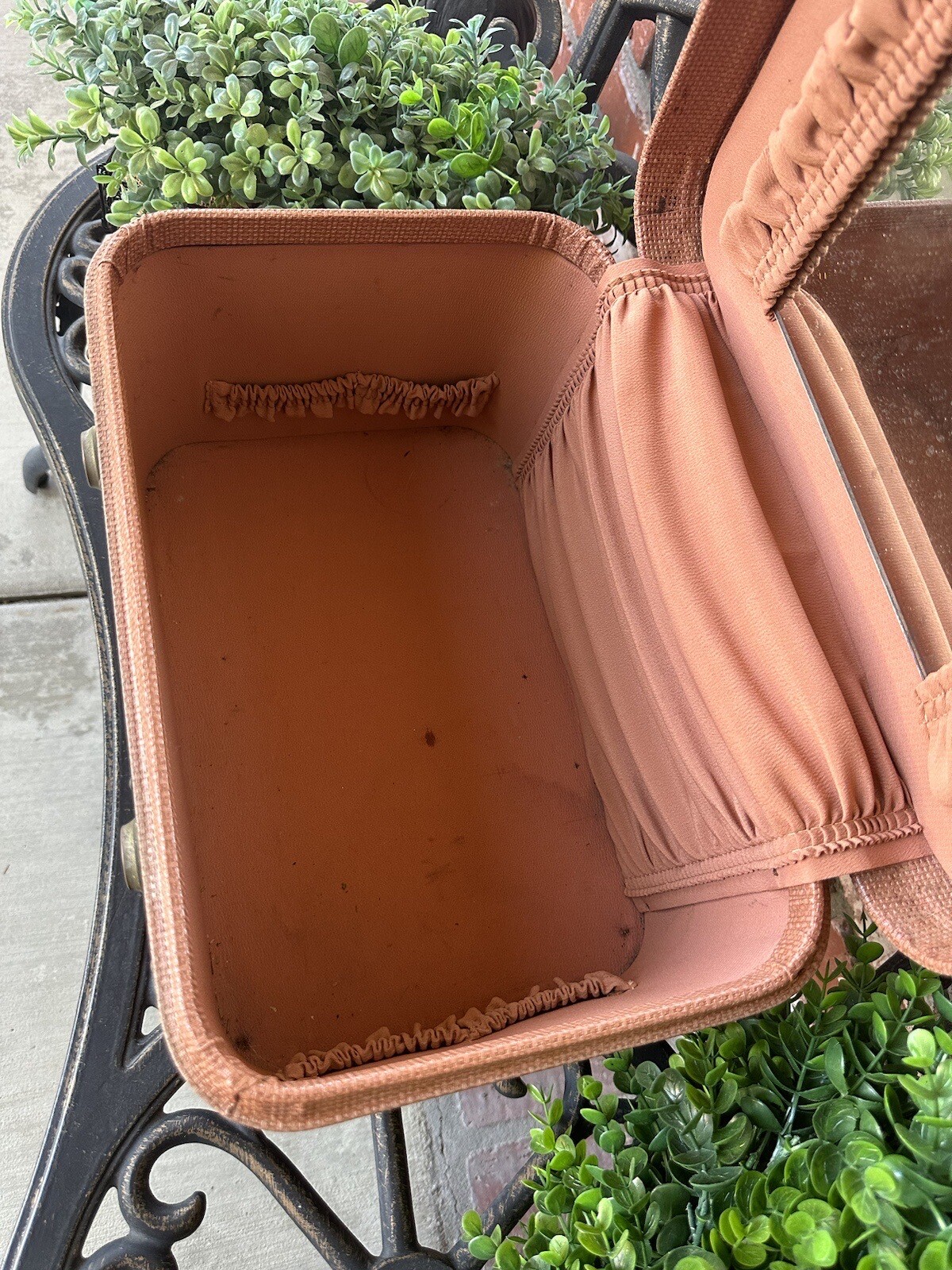 Vintage Amelia Earhart Train Case; Peach Tan; Drk Peach Int W/Mirror;Locks W/Key