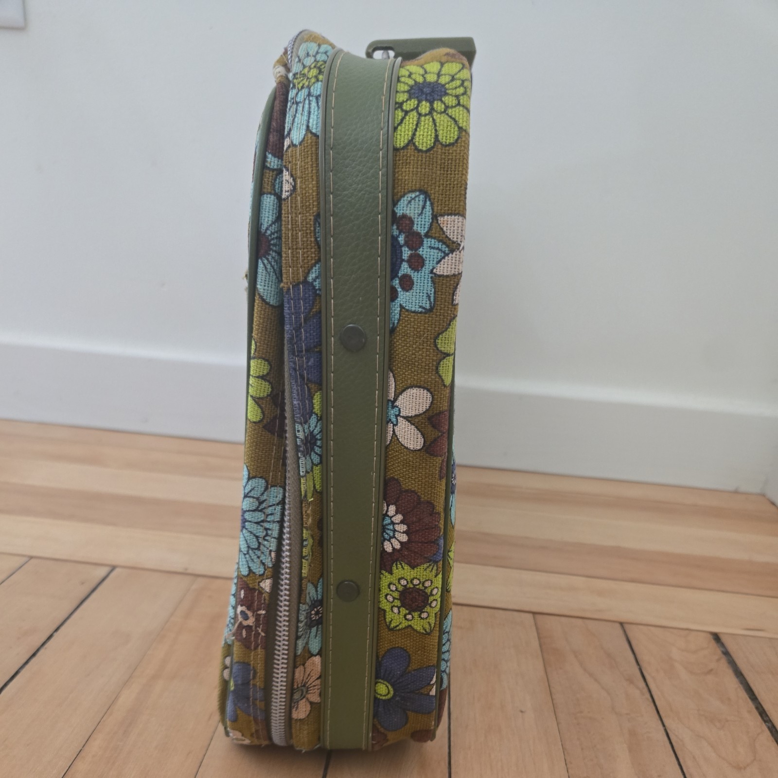 1960s Vintage Bantam Travelware Green Floral Mod Pattern Suitcase Luggage Japan