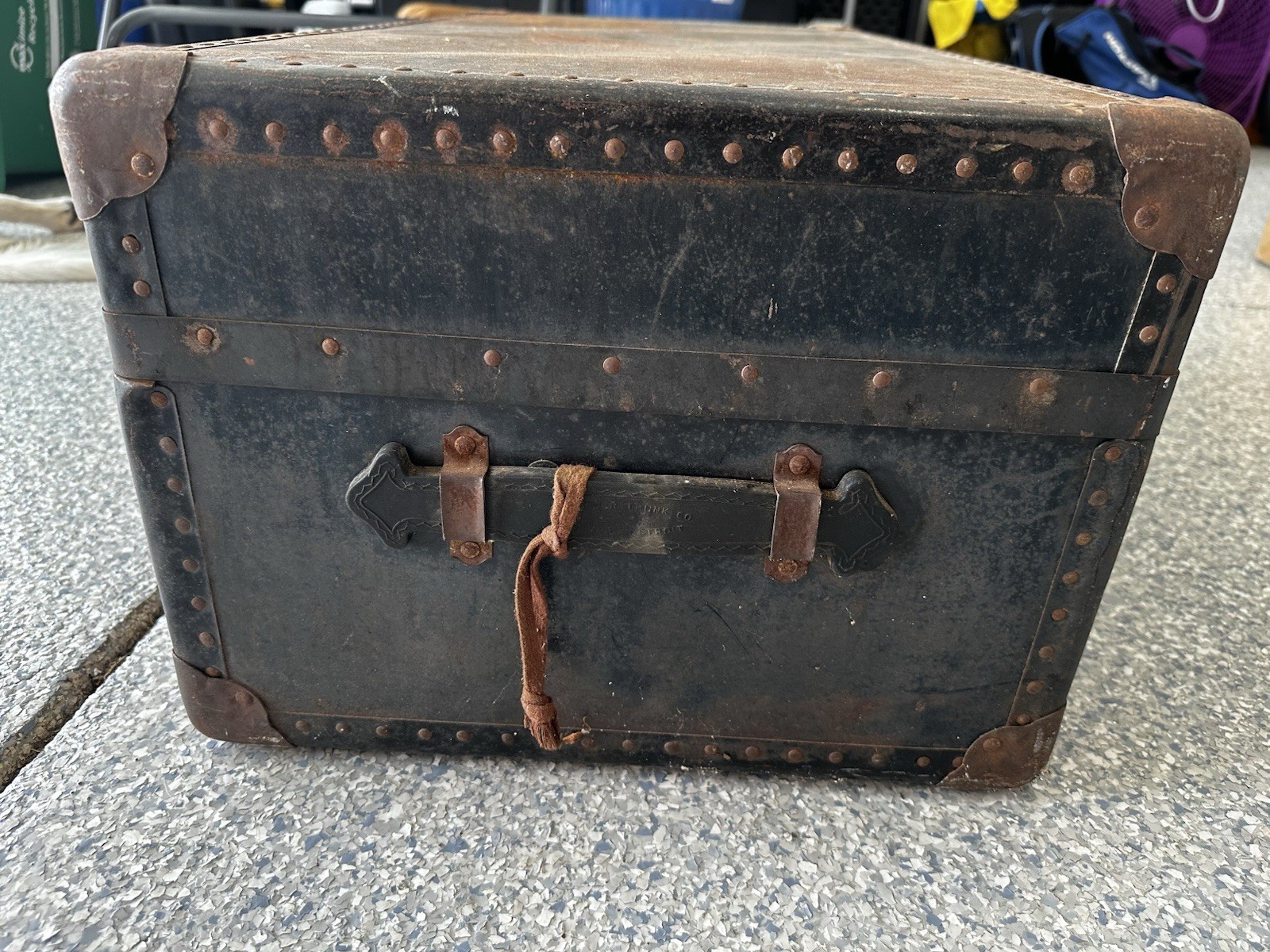 Vintage Black Hard Metal Suitcase Trunk w/ Locking Clasp, Up to 40L
