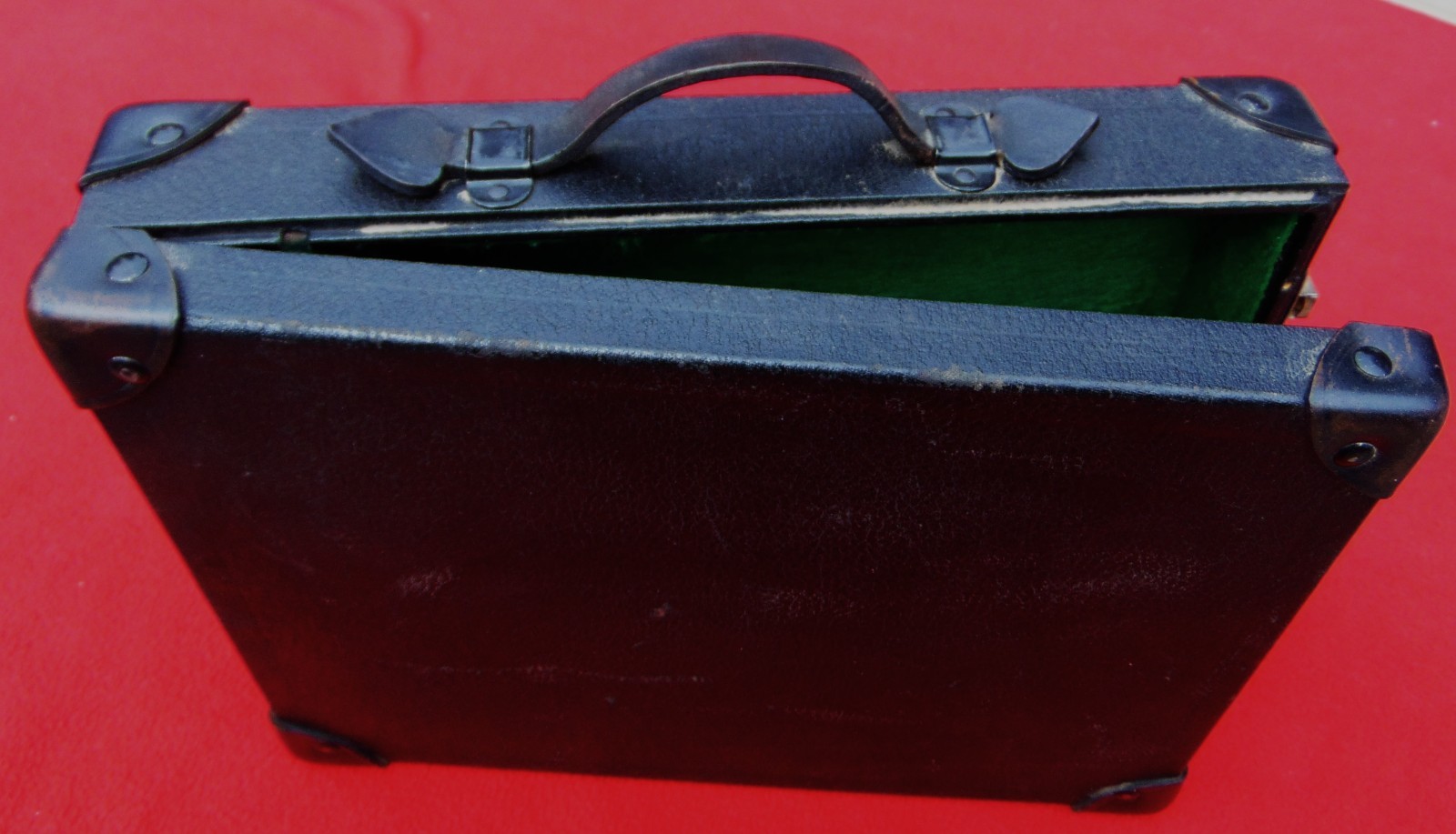 ANTIQUE TRAVEL CASE~WOOD~FAUX LEATHER COVER ~ LEATHER CORNERS & HANDLE~ 10x13x3
