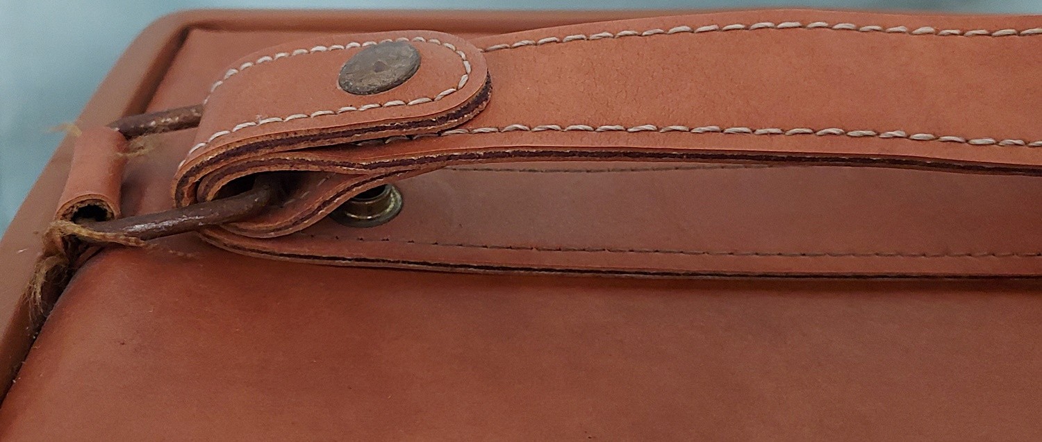 Vtg Hartmann Luggage Makeup Train Case Light Brown Faux Leather No Key