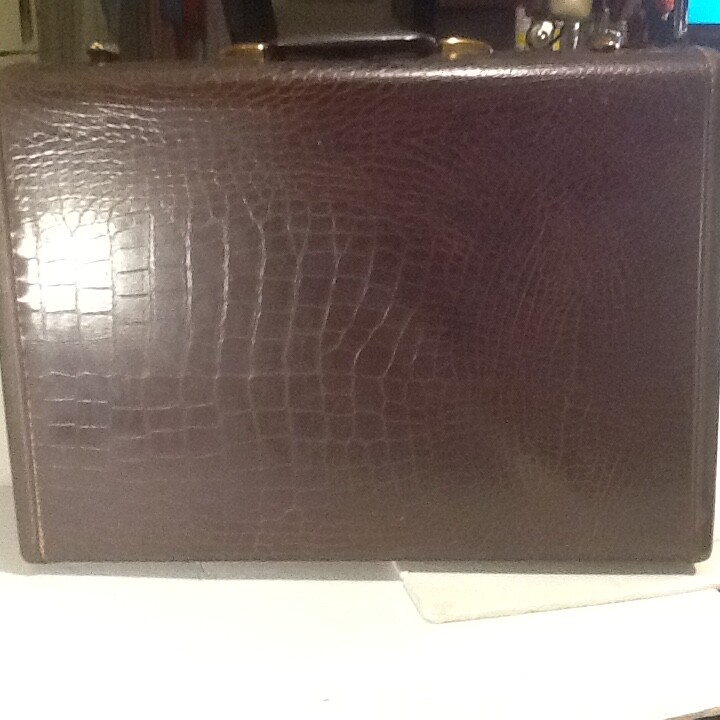 VINTAGE SAMSONITE ALLIGATOR SUITCASE LUGGAGE 1950’s/60’s patina 4132