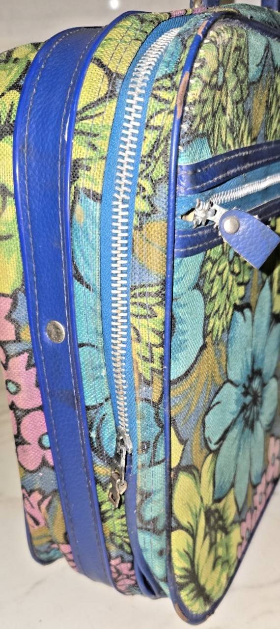 VTG Bantam Travelware Child Suitcase vibrant psychedelic floral 1960-70s Hippie