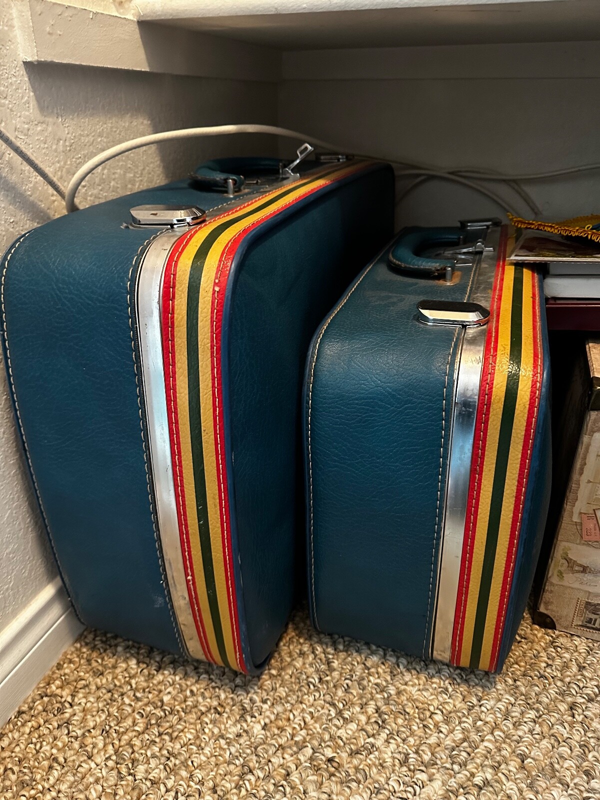 Ventura ‘Cosmetic Blue’ Vintage Luggage Set