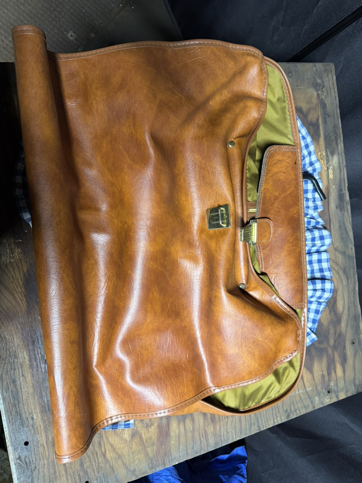 Vintage Airway Industries Suit/Travel Luggage/ W/ Original Paperwork Lt. Brown.