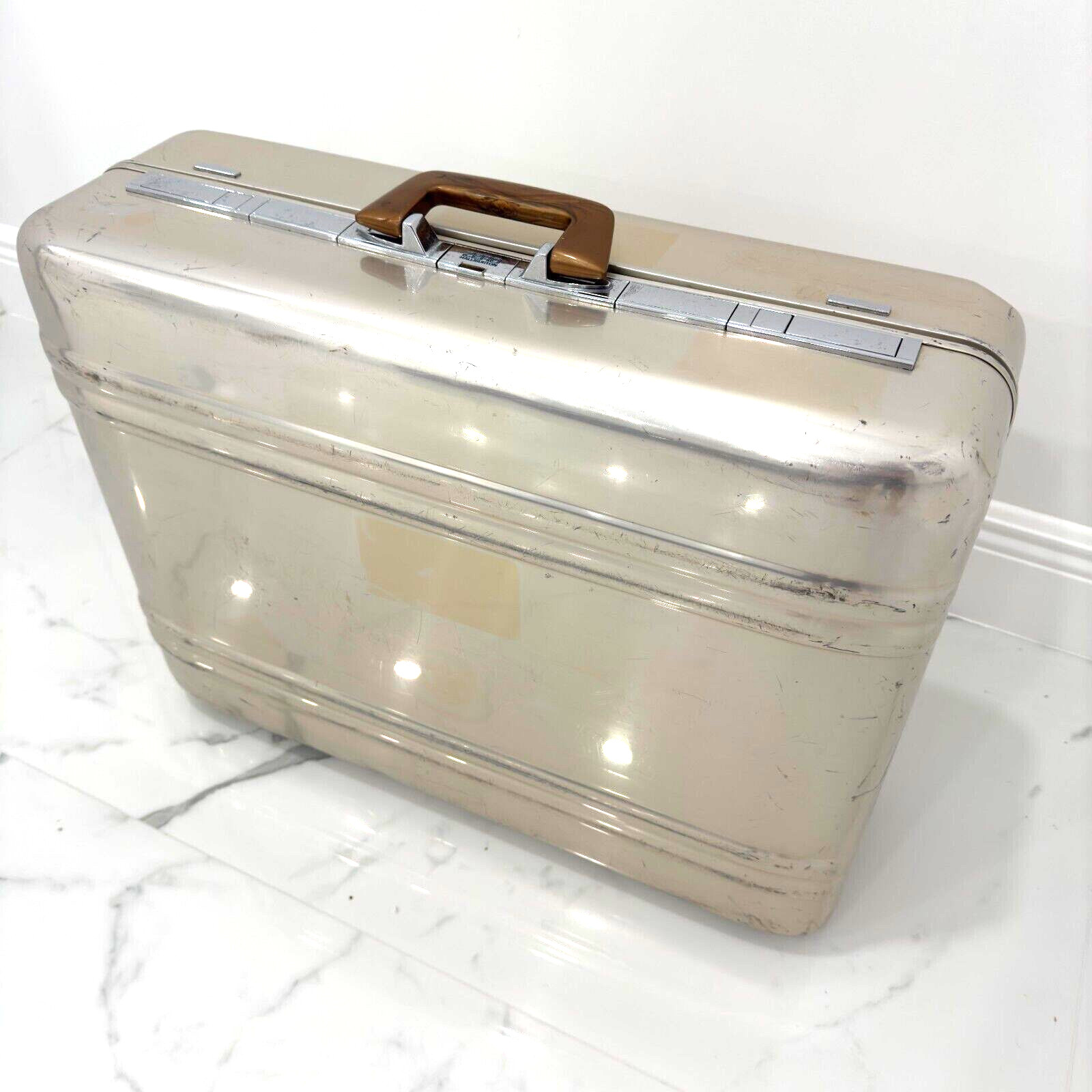 Vintage Zero Halliburton Gold Aluminum Suitcase Luggage Camera Gun Case 26x18x9