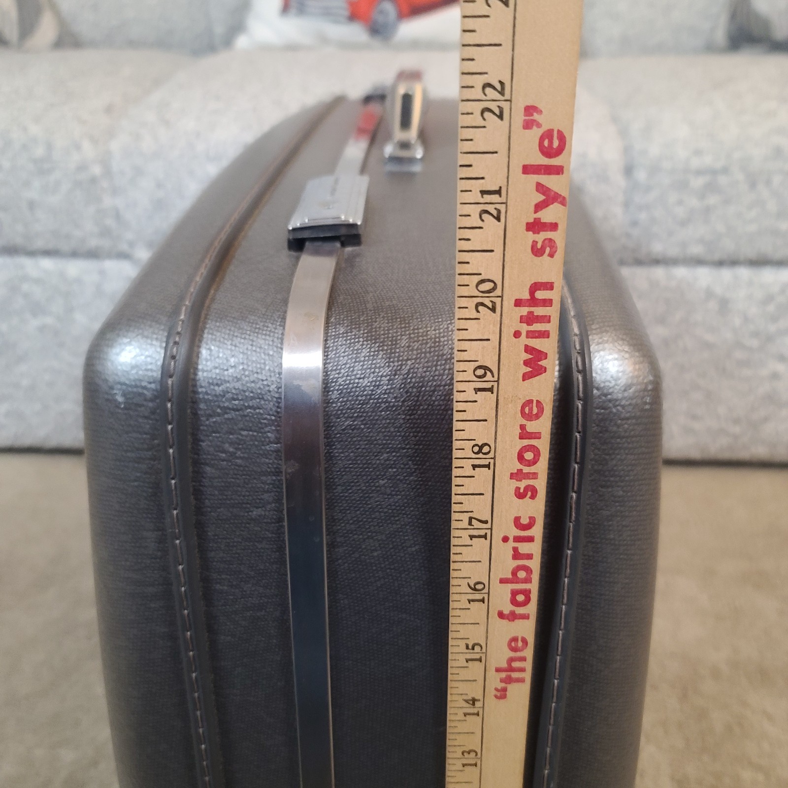 Vintage American Tourister Rolling Hard-shell Luggage Silver w/Wheels 26x20x8