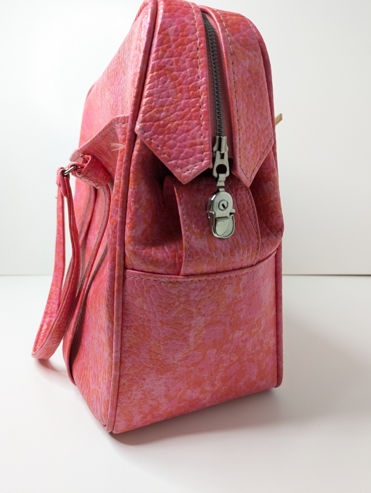 Vintage 1960s Samsonite Silhouette Hot Pink Weekender / Carry-on Luggage Bag