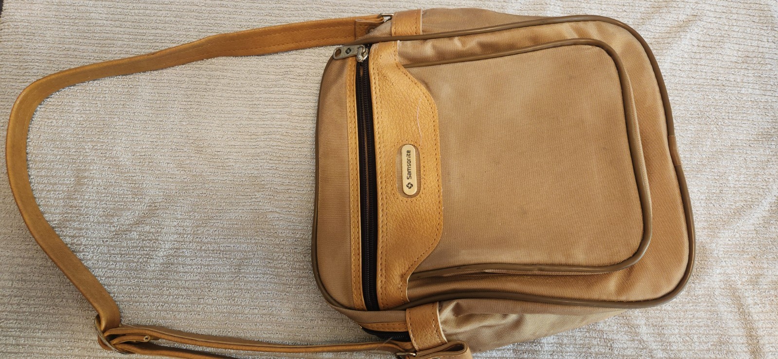 Samsonite Special Edition Cross Body Vintage Carry On Bag