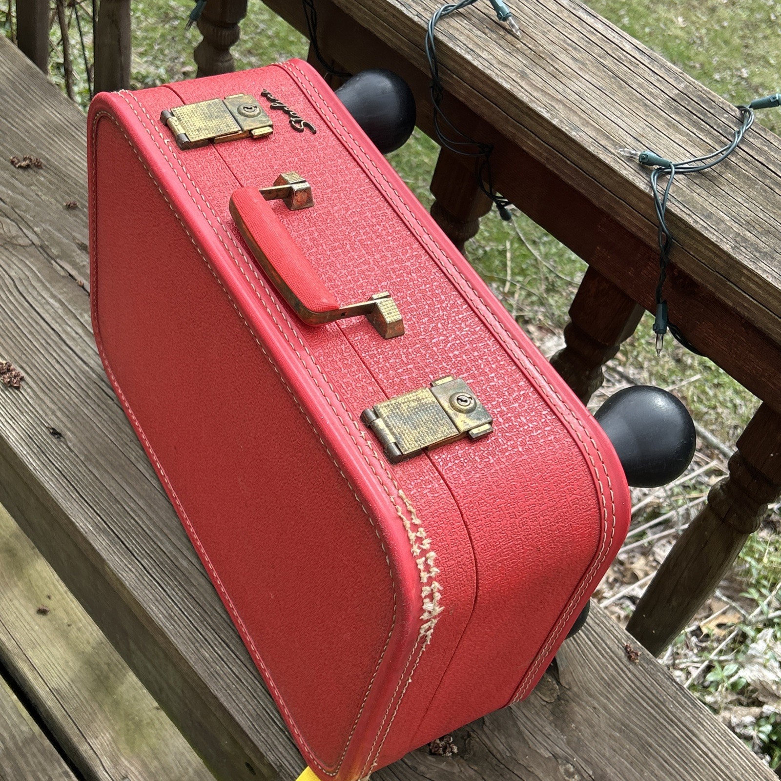 Rare Vintage RETRO RED STARLINE SUITCASE With Feet 1950-60s Hippie End Table