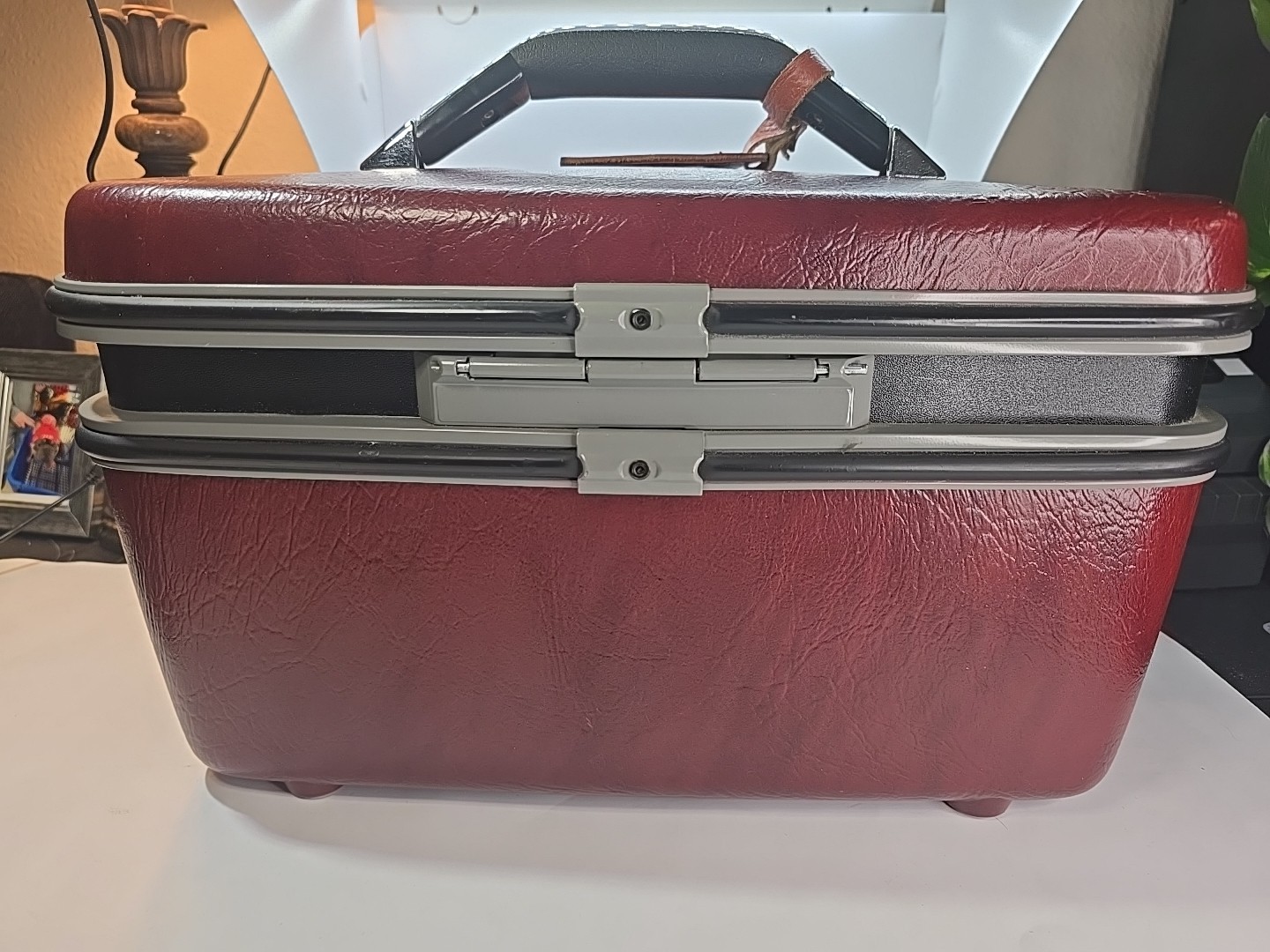 Samsonite Silhouette Burgundy Make UpCase W/ Mirror & Key Luggage No Tray