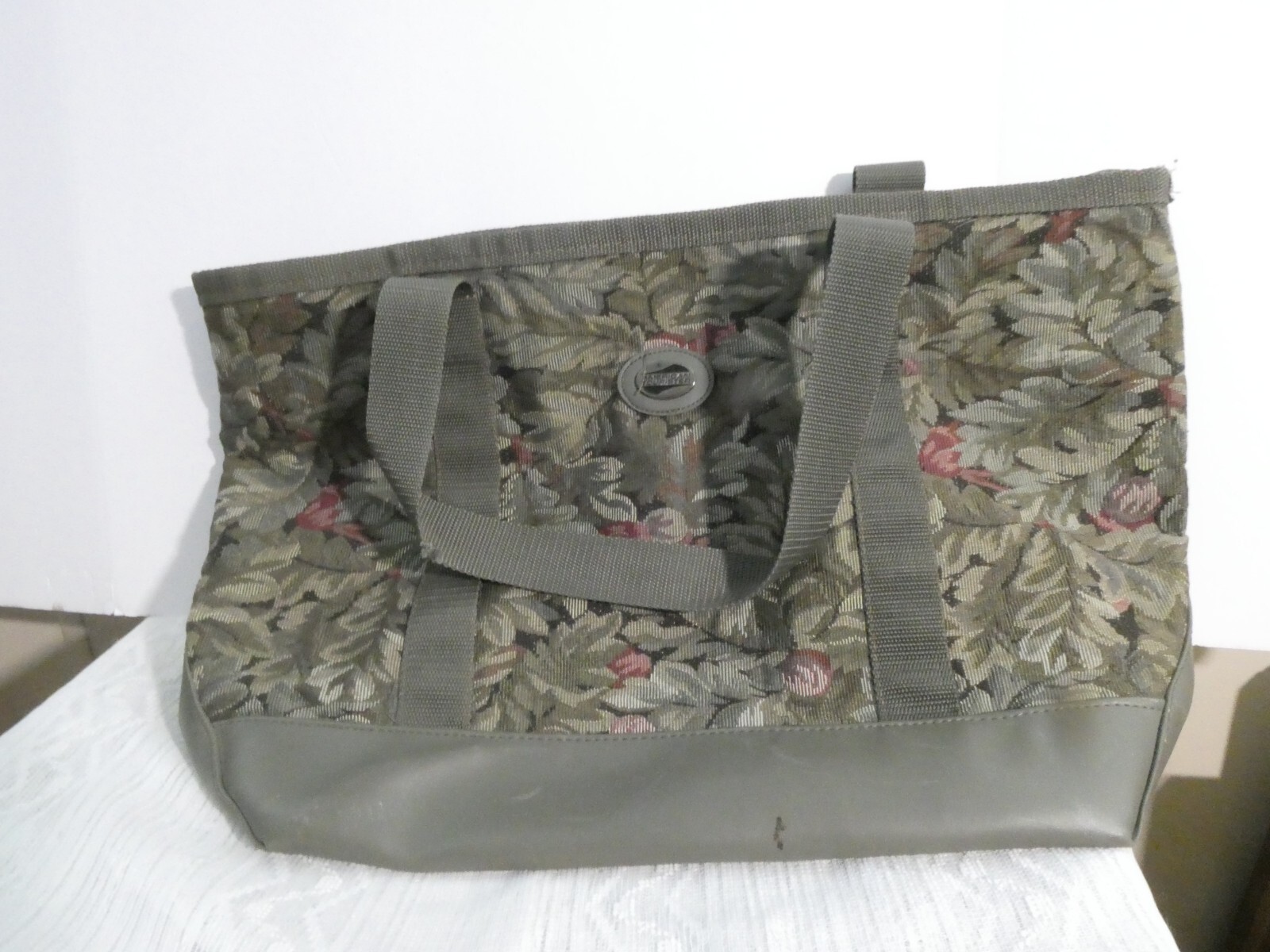 Vintage American Tourister Tapestry Floral Overnight Bag Tote Carry On Zip Top
