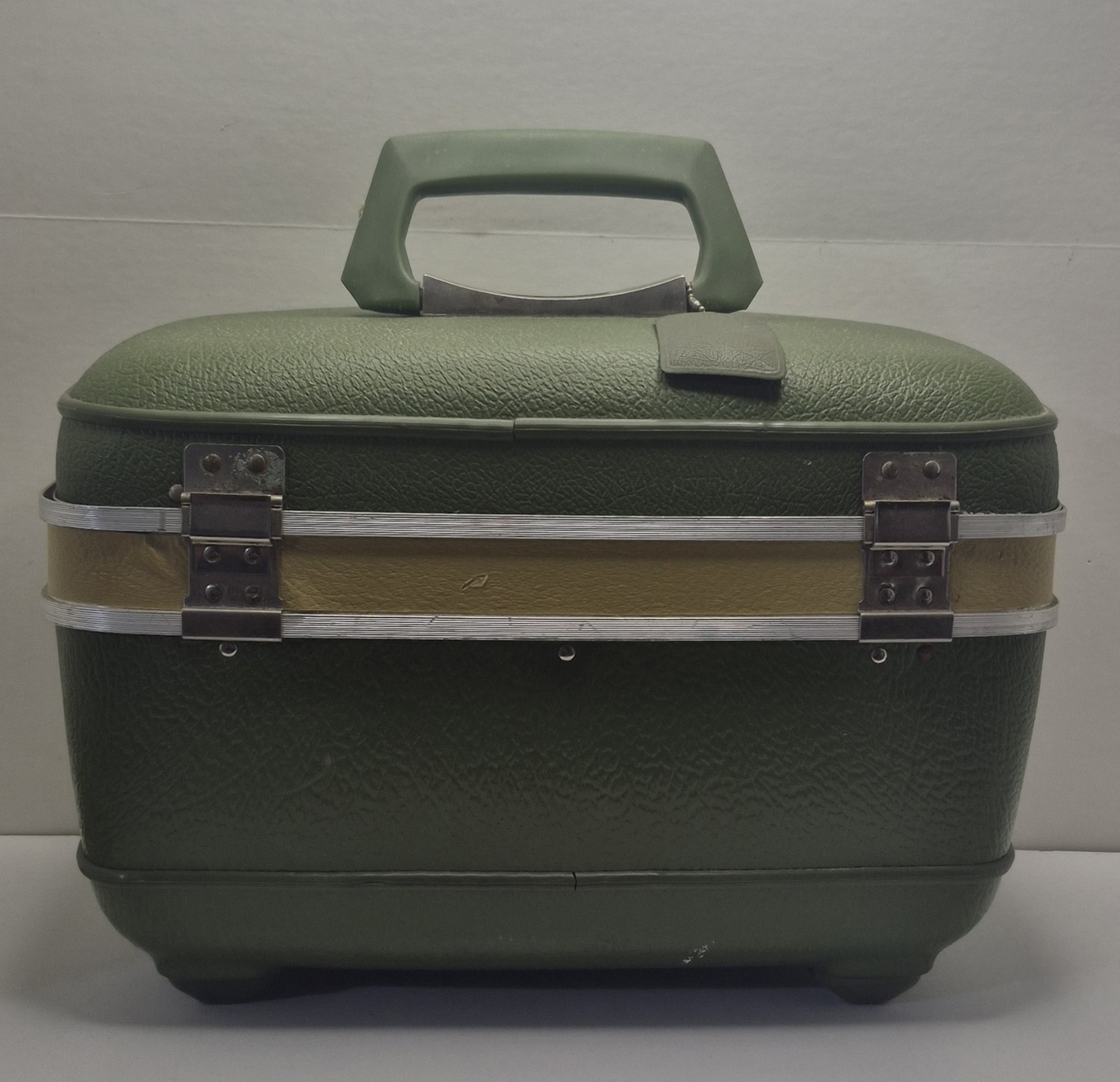 Vintage IMPERIAL Train Case – Green
