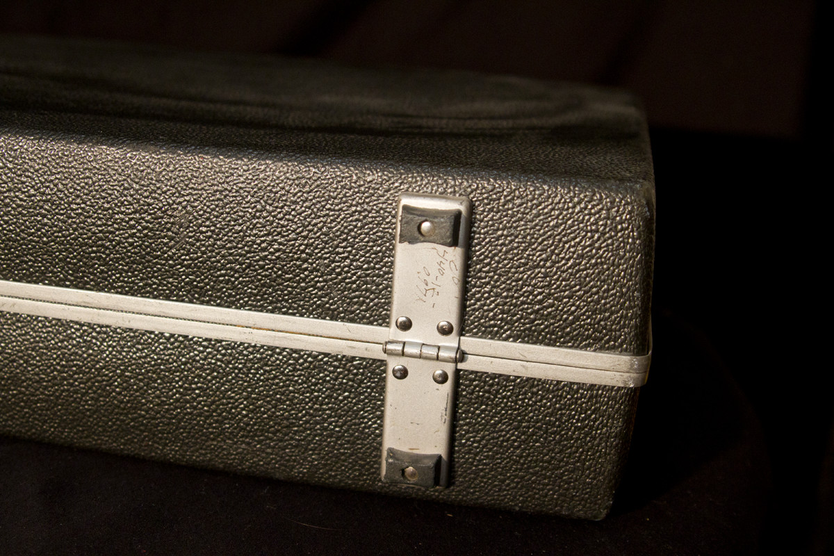 Vintage Samsonite Classic 3 Hard Shell Business Attache Case No Key Retro Prop