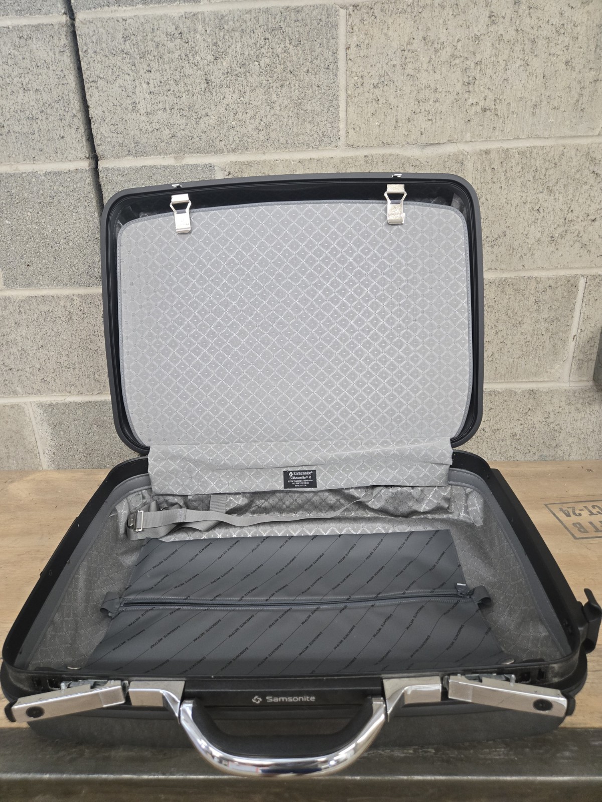 Vintage Samsonite 1987 Silhouette 4 With Wheel Personal Rolling Luggage Suitcase