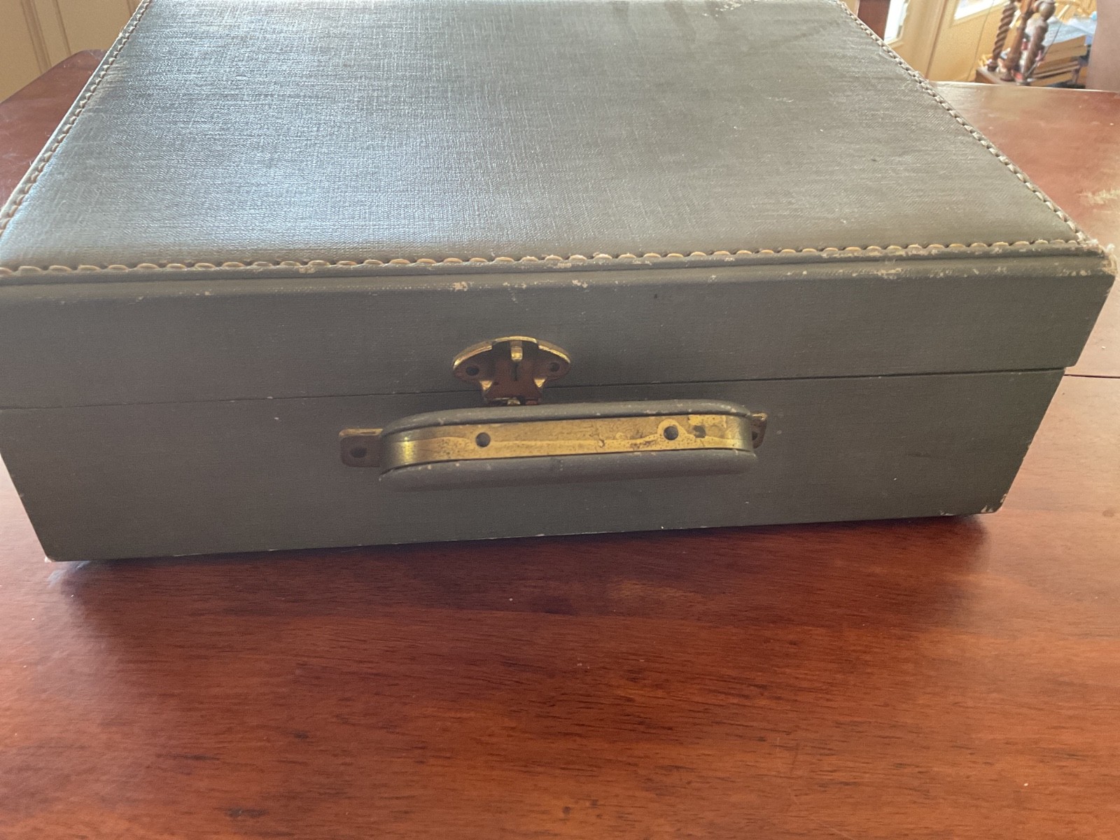 Vintage Green Travel Train Makeup Hard Case With Mirror | 13 x 10 x4..5