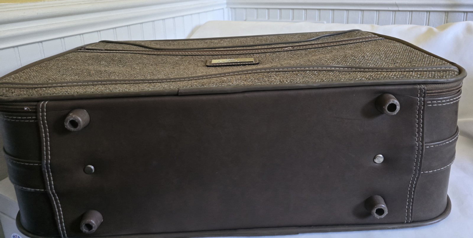 Vintage Jordage Travel Tweed Suitcase 22x14x7″