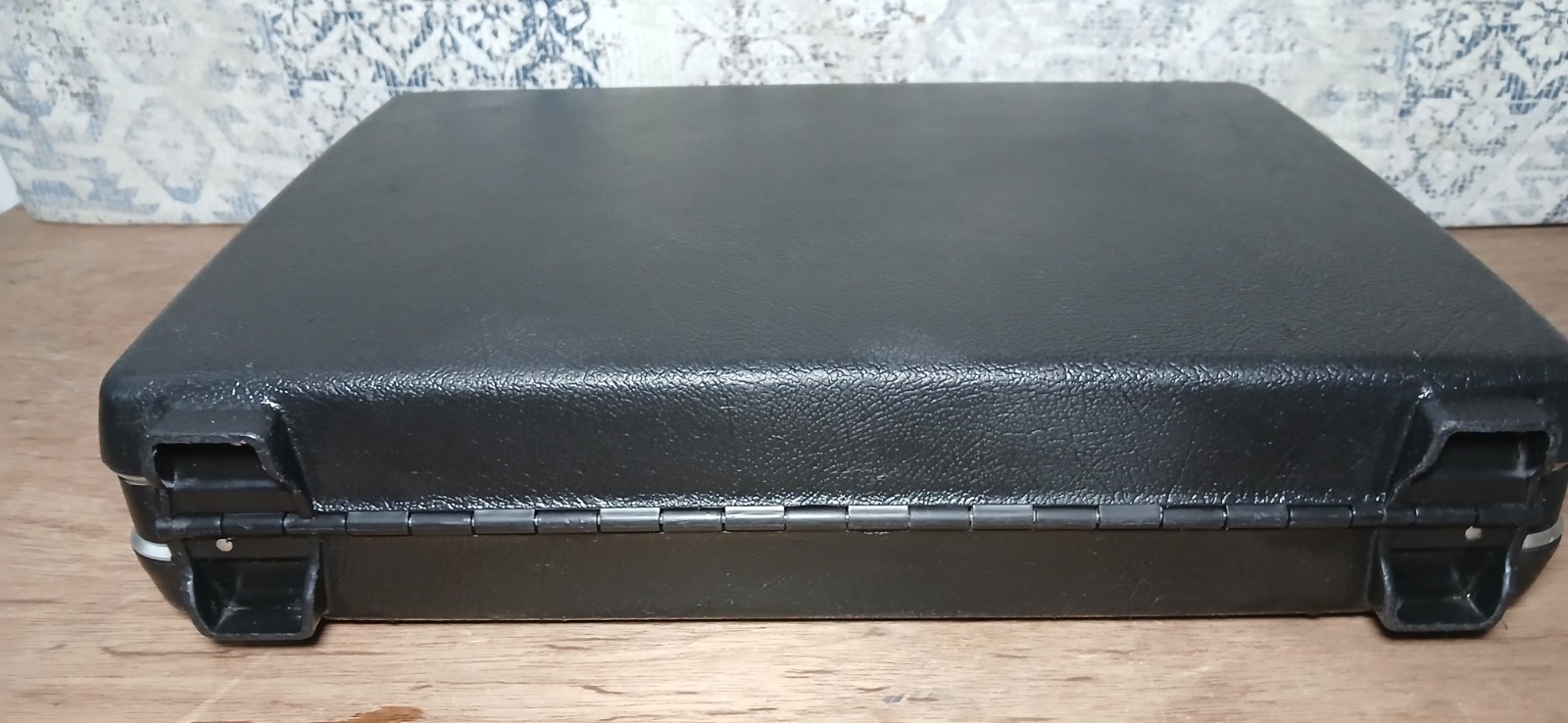 Samsonite Delegate – Slim Hard Shell Briefcase – Black Vintage 18×13 Case w/ Key