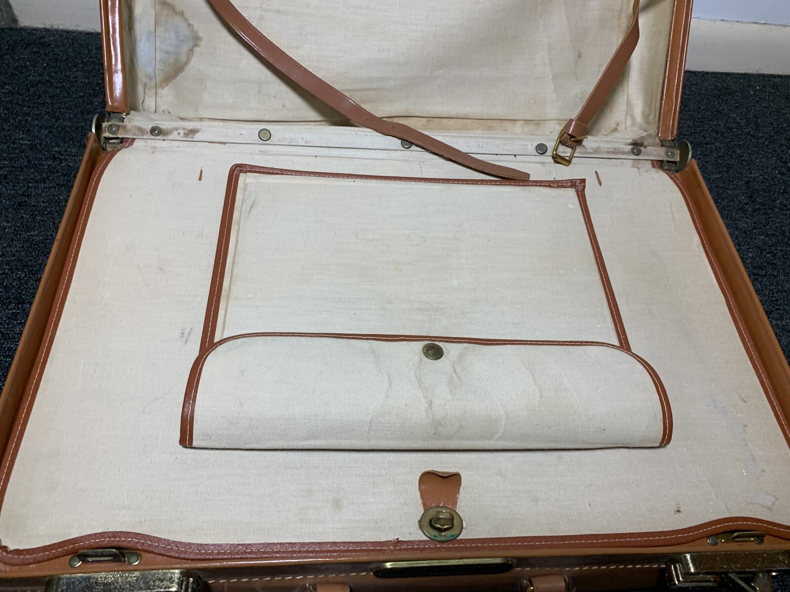 Vintage 50s GS Stylite Philadelphia PA Deluxe Suitcase Light Brown Leather Case