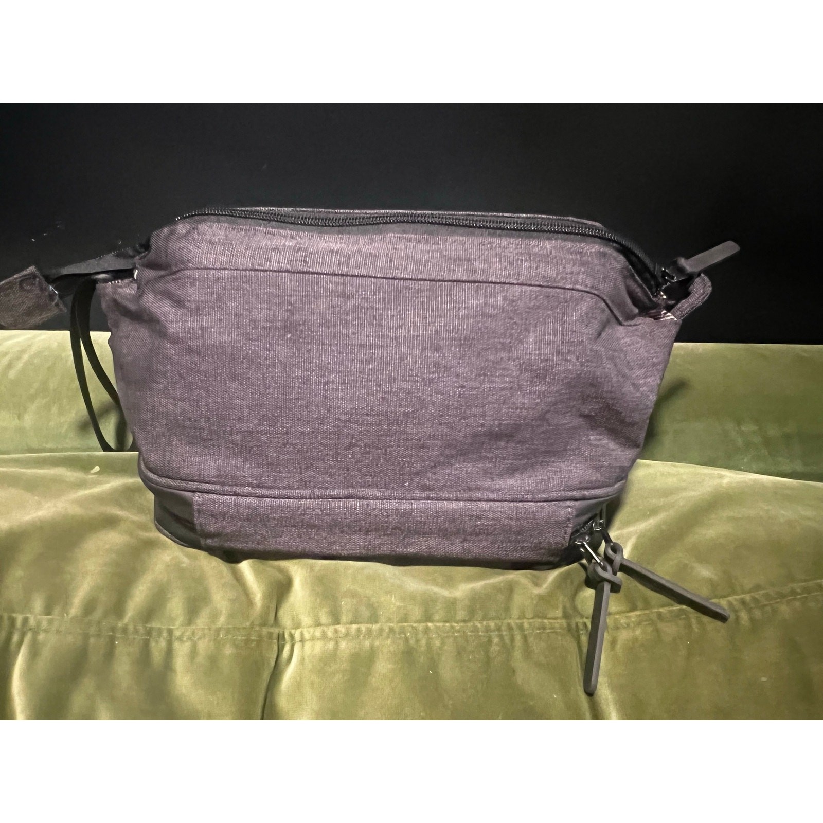 SWISSGEAR Deluxe Toiletry Bag Sleek Heather Gray Travel Organizer Tech Aesthetic