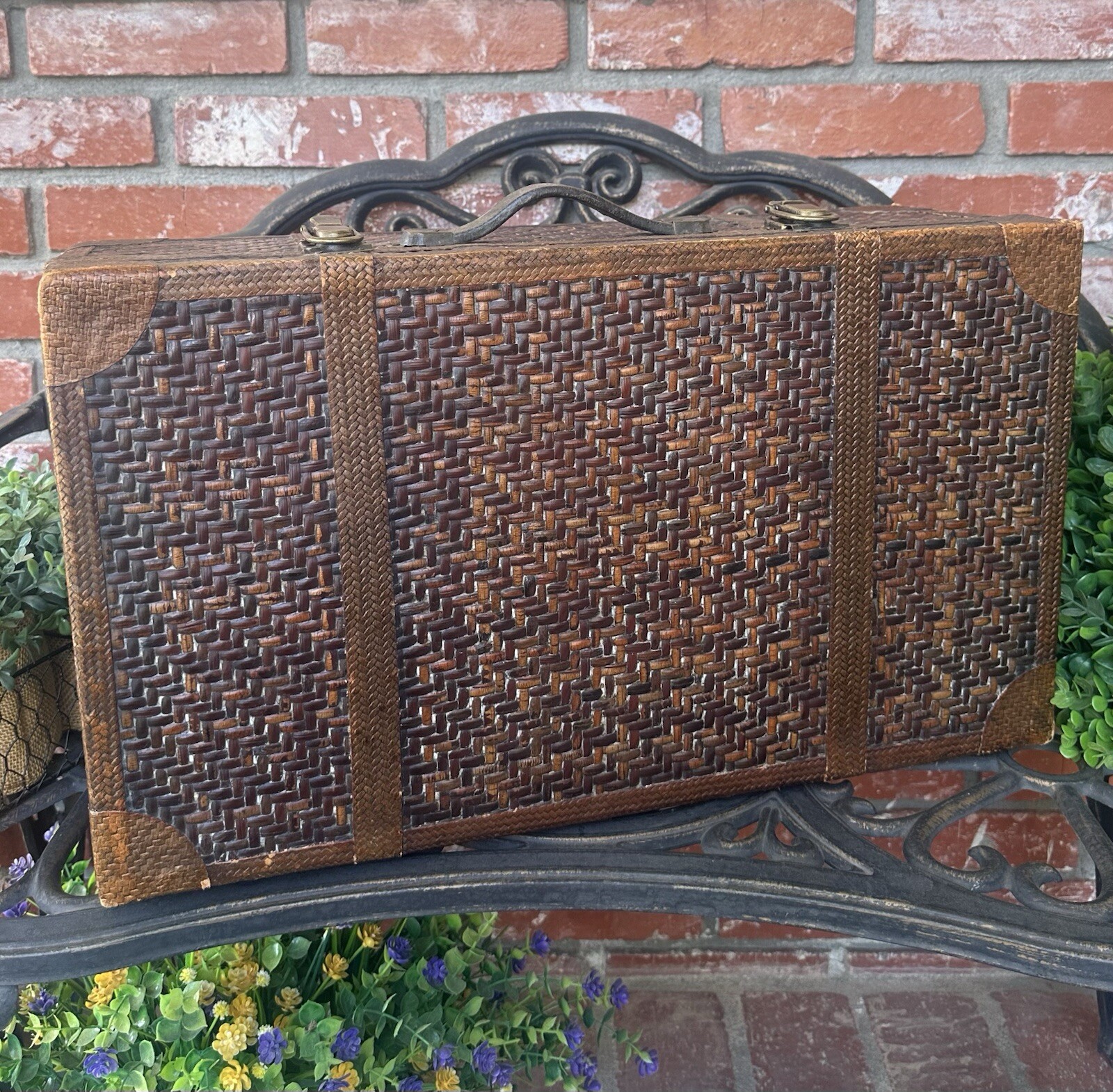 Vintage Woven Rattan Design Wood Case; Brown W/Handle & Latches; Felt Interior