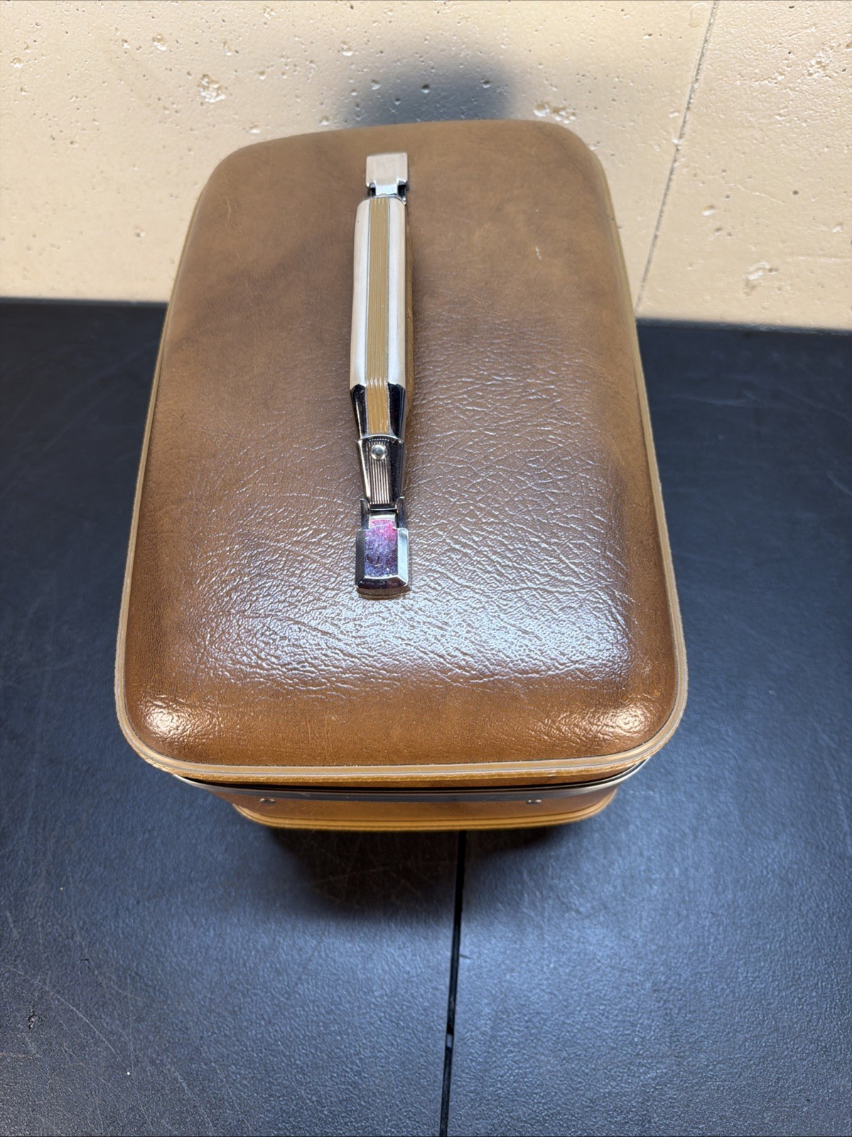 American Tourister Luggage Train Suitcase w/BAKELITE tray