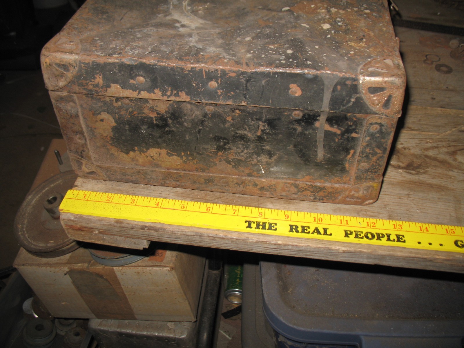 VTG METAL WOOD LINED SUITCASE TRUNK SALVAGE DISTRESSED CABIN PROP ART FARM DECOR