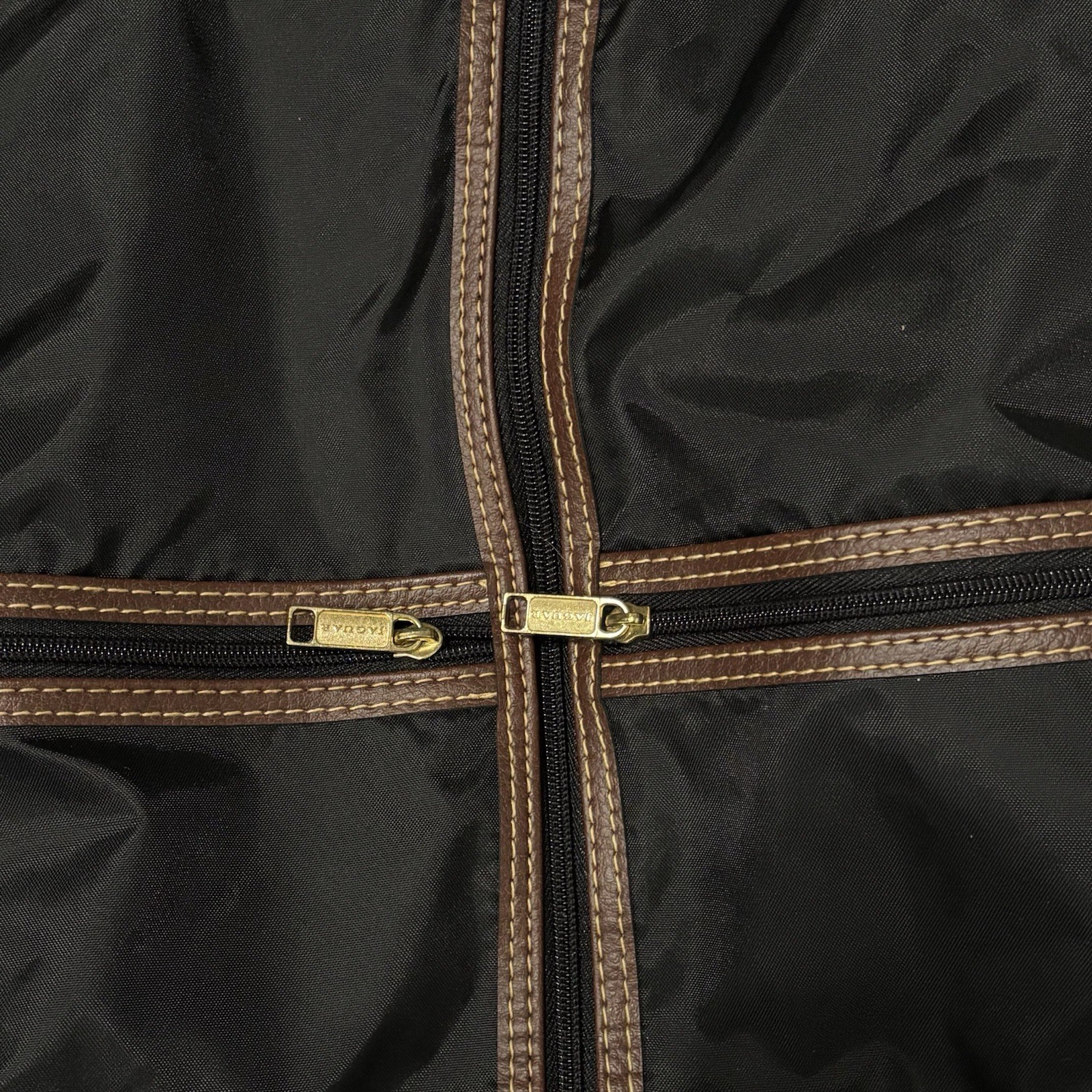 Jaguar Black Clothing Garment Bag Travel Luggage Hanging Suit with Keys