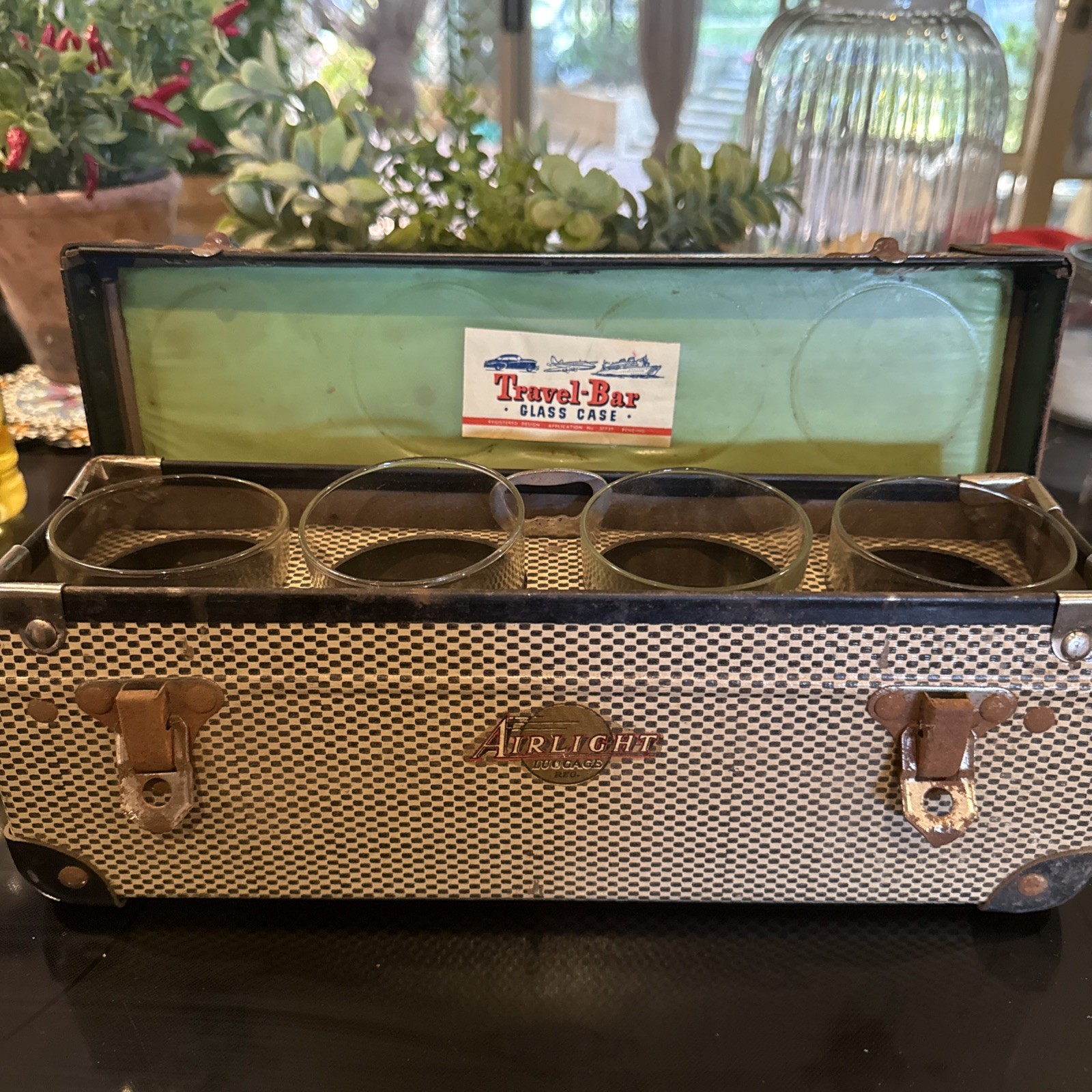 Vintage 1940’s Airlight Travel Bar Glass Case 4 Glasses – Bottle Opener – Rusty