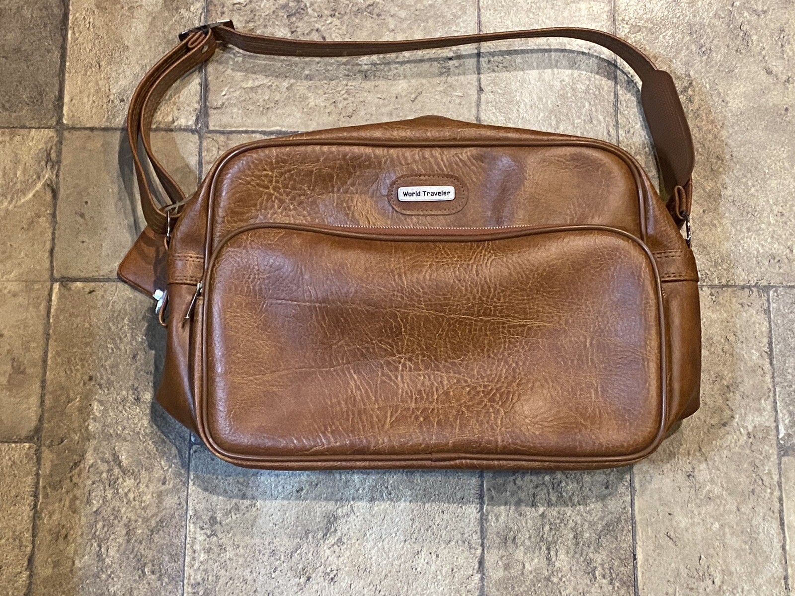 Vintage World Traveler Luggage 20″ Carry On Bag Leather