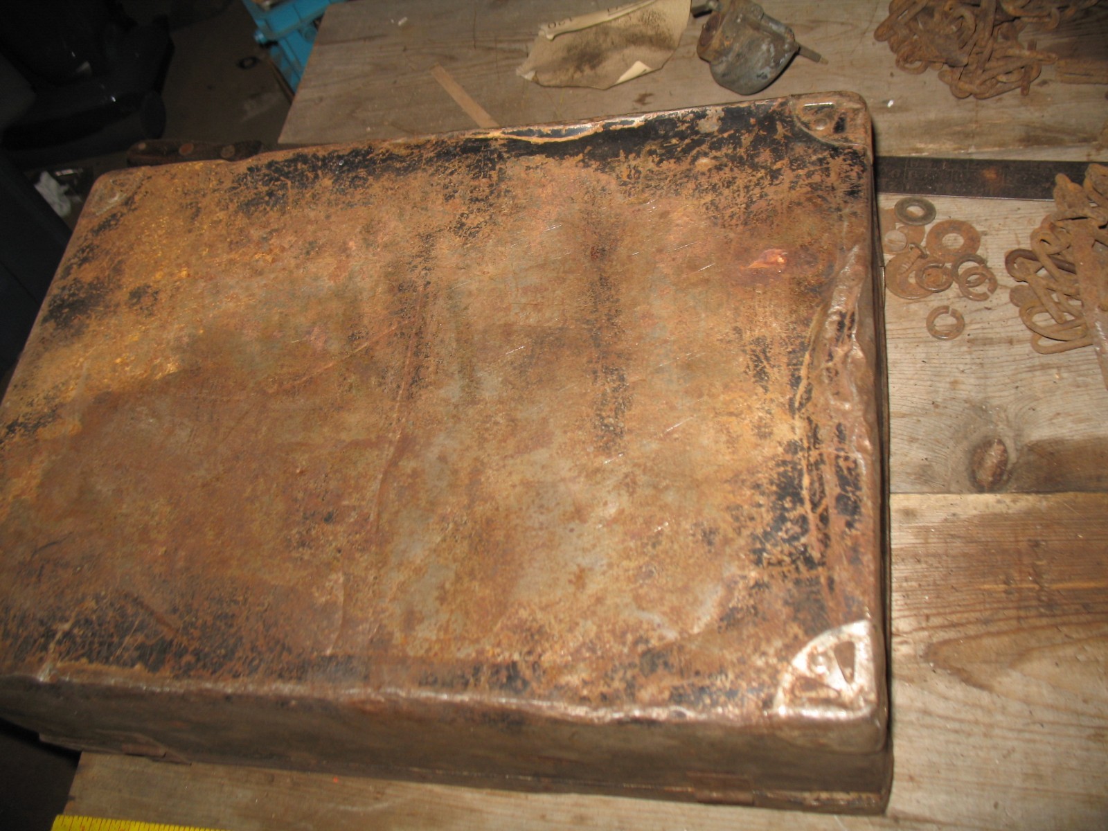 VTG METAL WOOD LINED SUITCASE TRUNK SALVAGE DISTRESSED CABIN PROP ART FARM DECOR