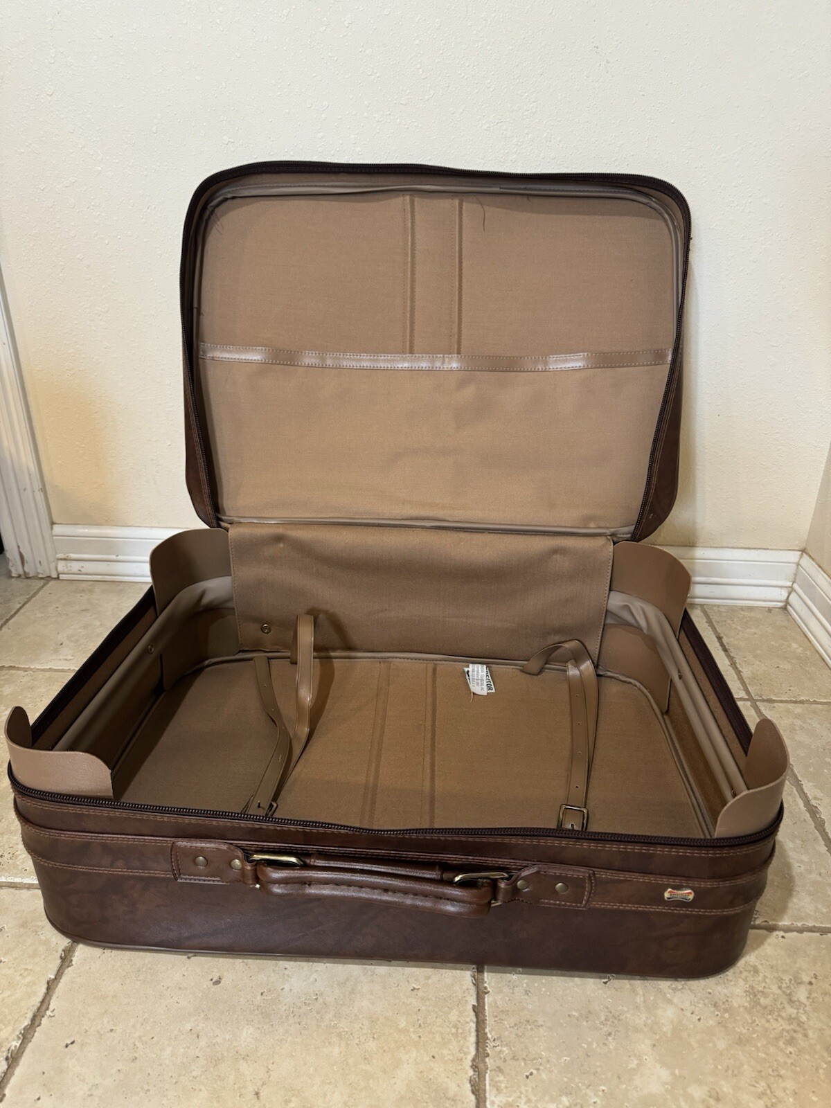 American Tourister Vintage 1960’s 3-Piece Leather Suitcase Set- Great Condition