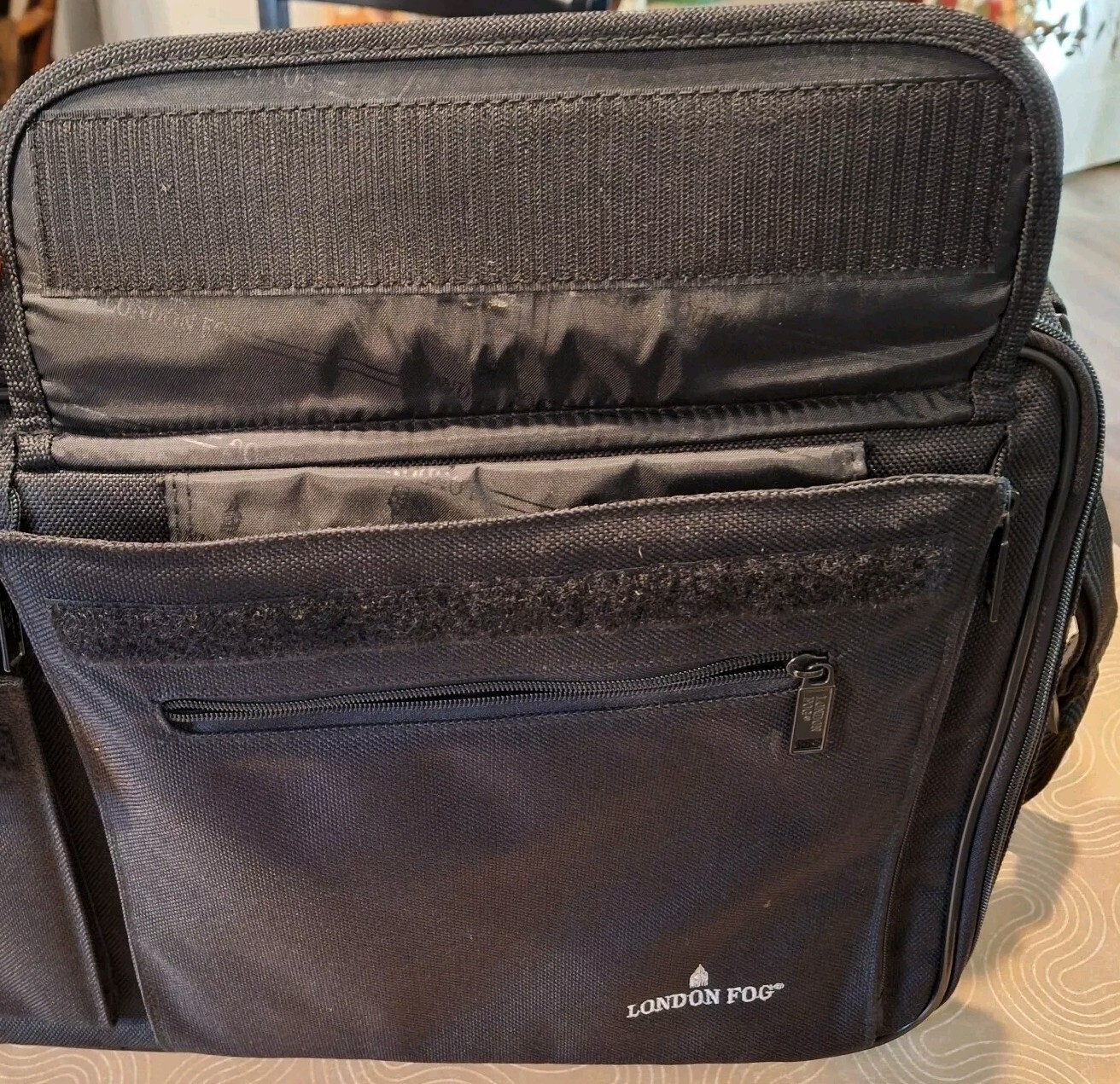 London Fog Black Computer Overnight Travel Luggage Bag w/ Strap