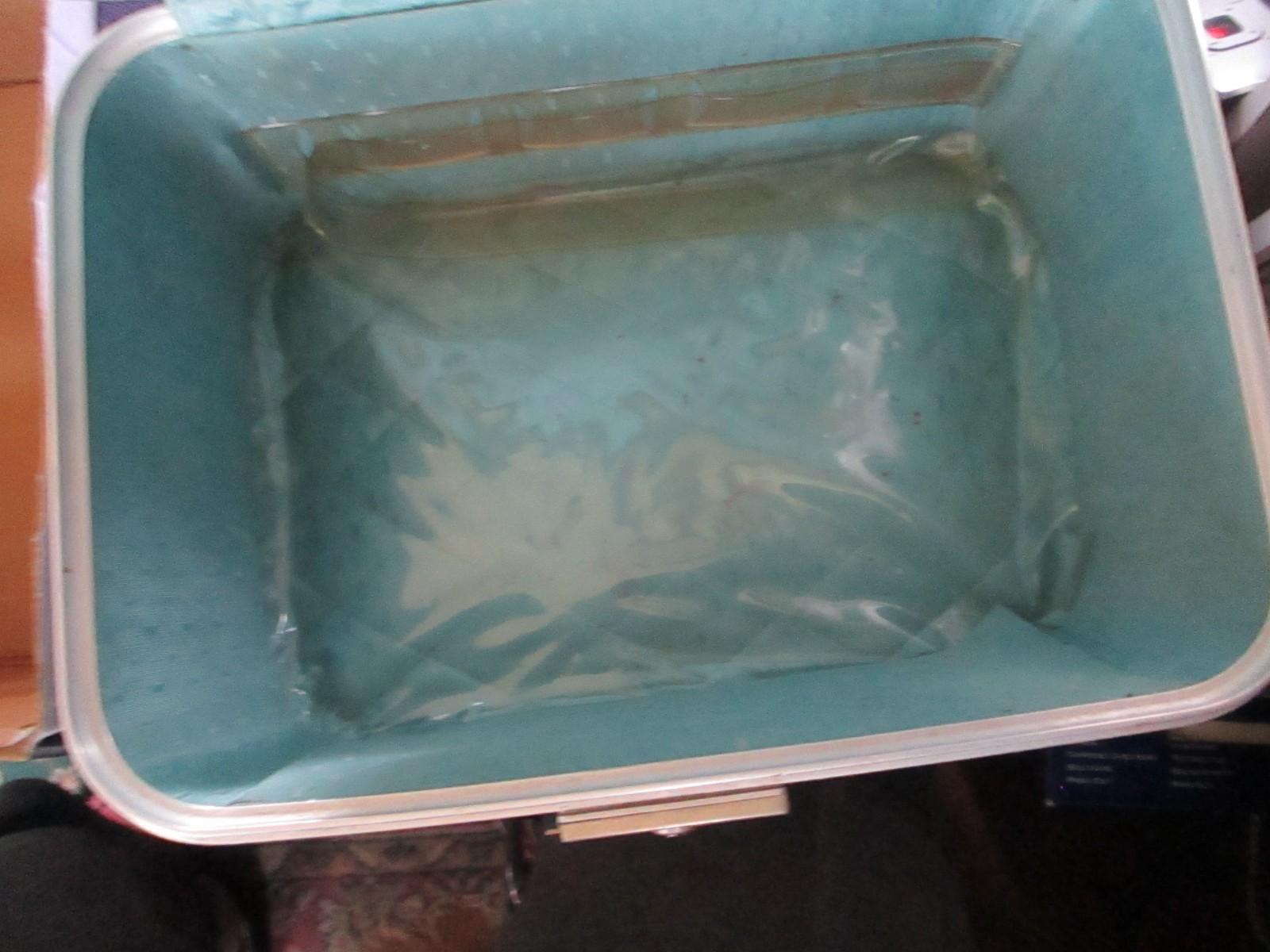 Vintage Imperial Train Case – Blue – 14″ x 10.5″ x 9″ – No Keys – No Mirror