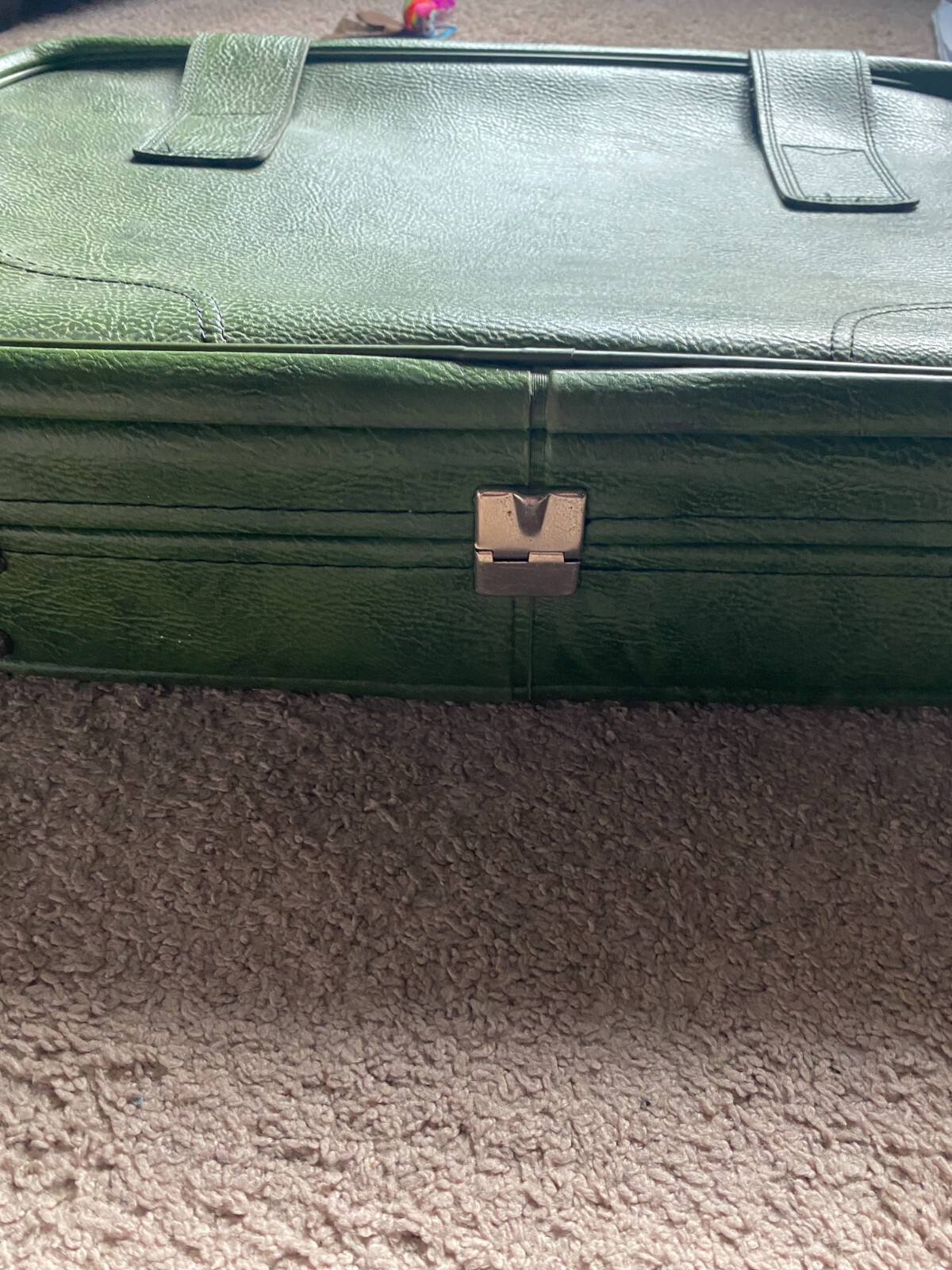 True 1970s Vintage Green Suitcase, Double Buckle, Fleur de lis Lining, Very Good
