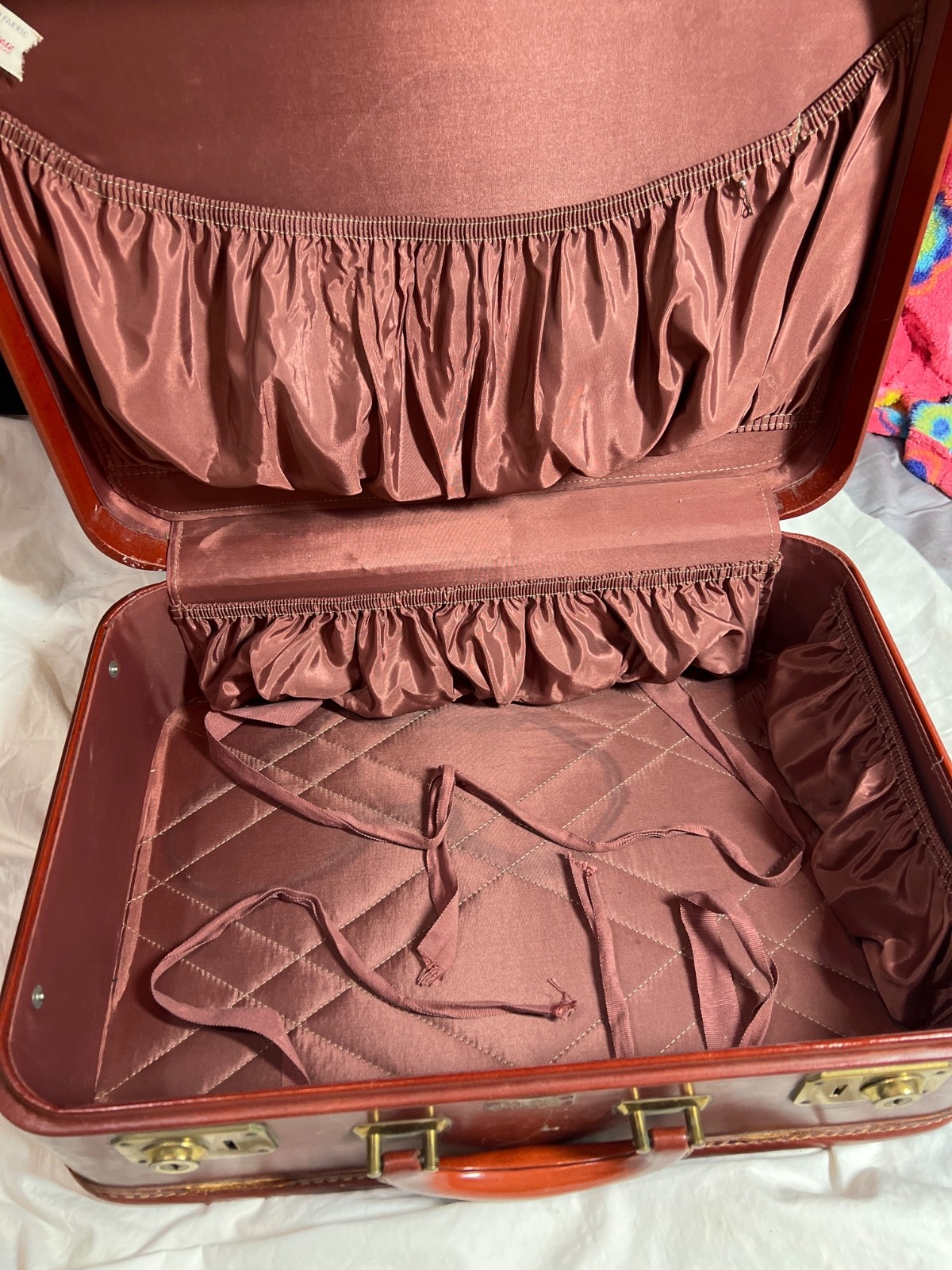 Rare! Vintage Leeds Tested Travelwear New York Suitcase Leather Shell