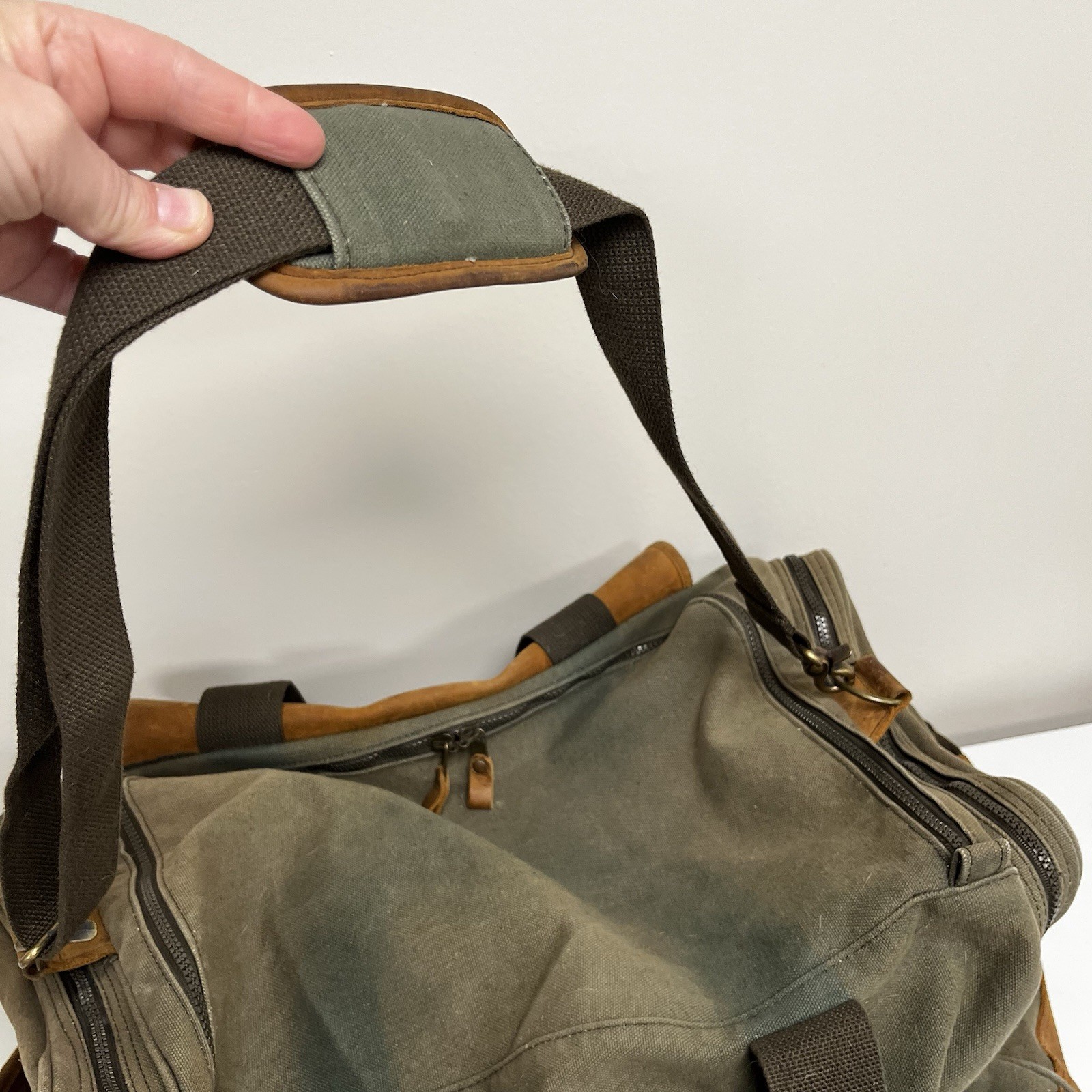 Vintage High Sierra 24″ Green Brown Leather Trim Canvas Duffle Bag Travel Carry