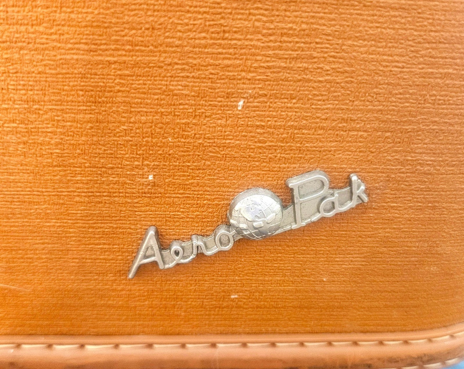 VTG Aero Pak Train Case Brown Vanity/Cosmetics 1950s Luggage, 14″ W/Tag