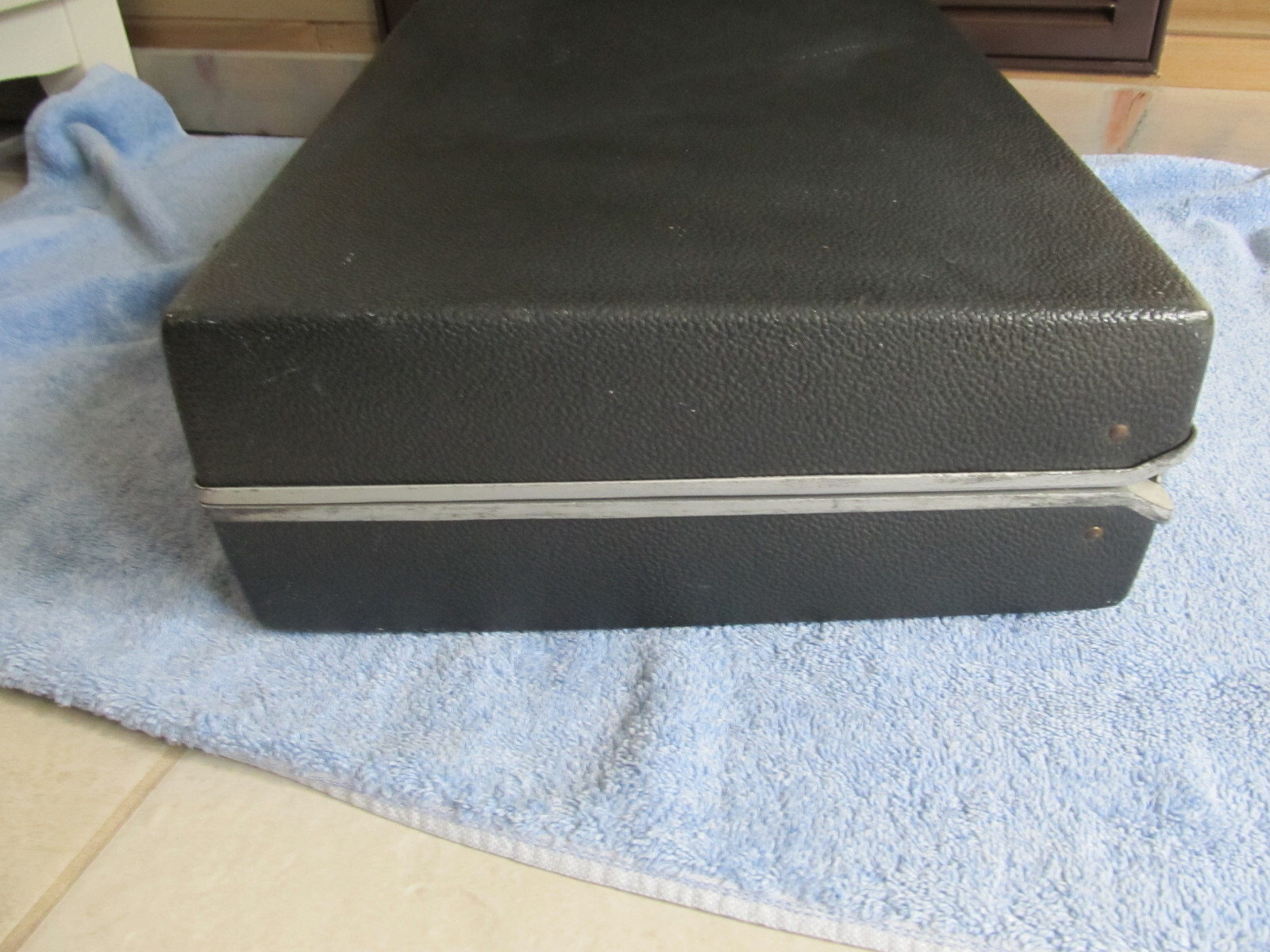 Vintage Samsonite Black Hard Shell Briefcase. With Key
