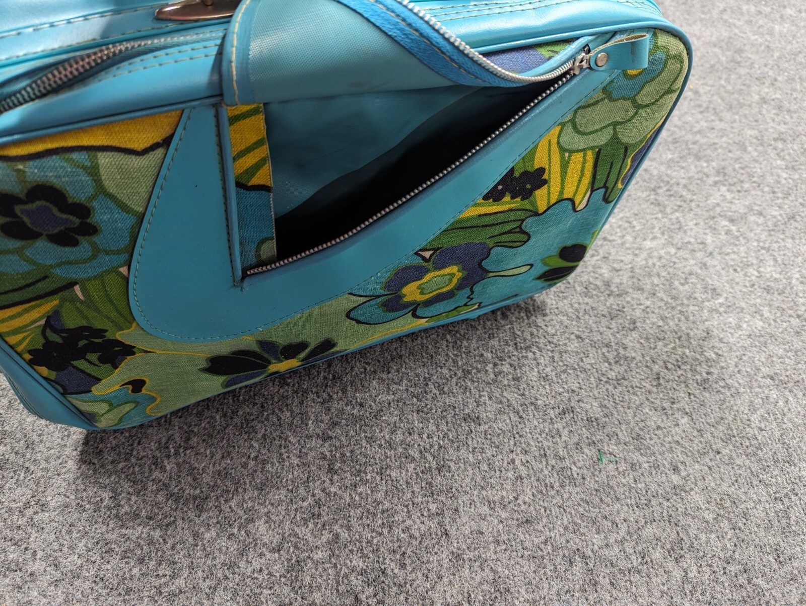 Mod Vtg 70’s Retro Fabric Suitcase Luggage Floral 15″ x 10″ x 3″ Travel