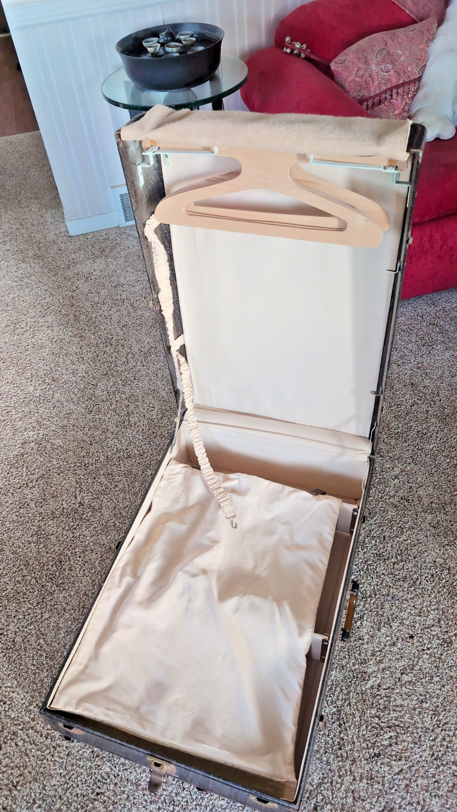 Lan-c-Aire Wardrobe Trunk Suitcase with Wardrobe Hangers Brown Croc Print 29″ A