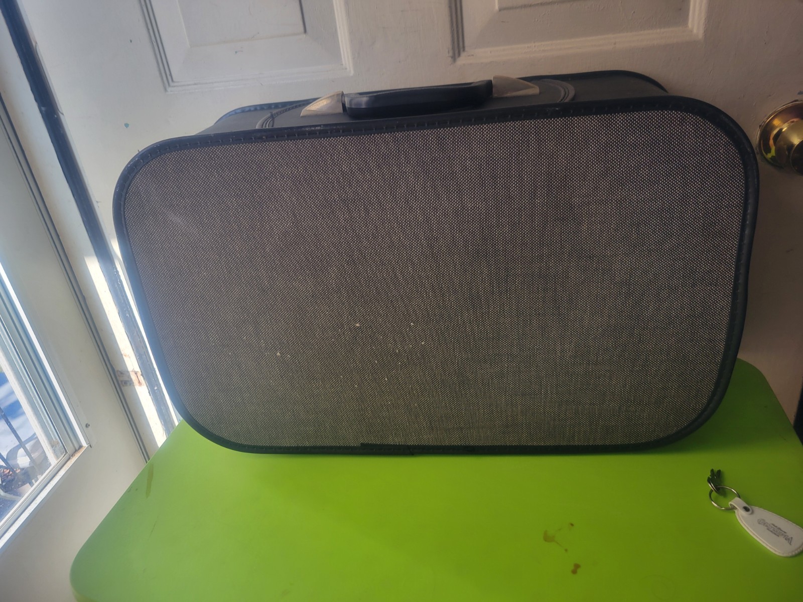 Vintage Gray Grasshopper Luggage Suitcase 21″x13″x7″ W/keys Lockable