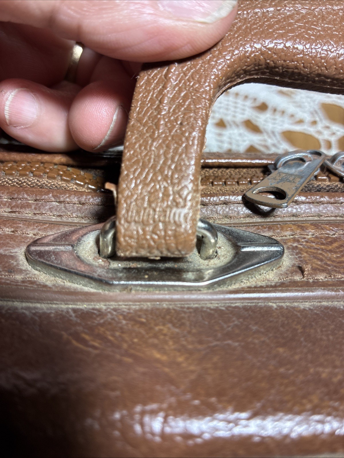 Brown Overnight Suitcase Peter’s Bag Corp Bantam Travelware