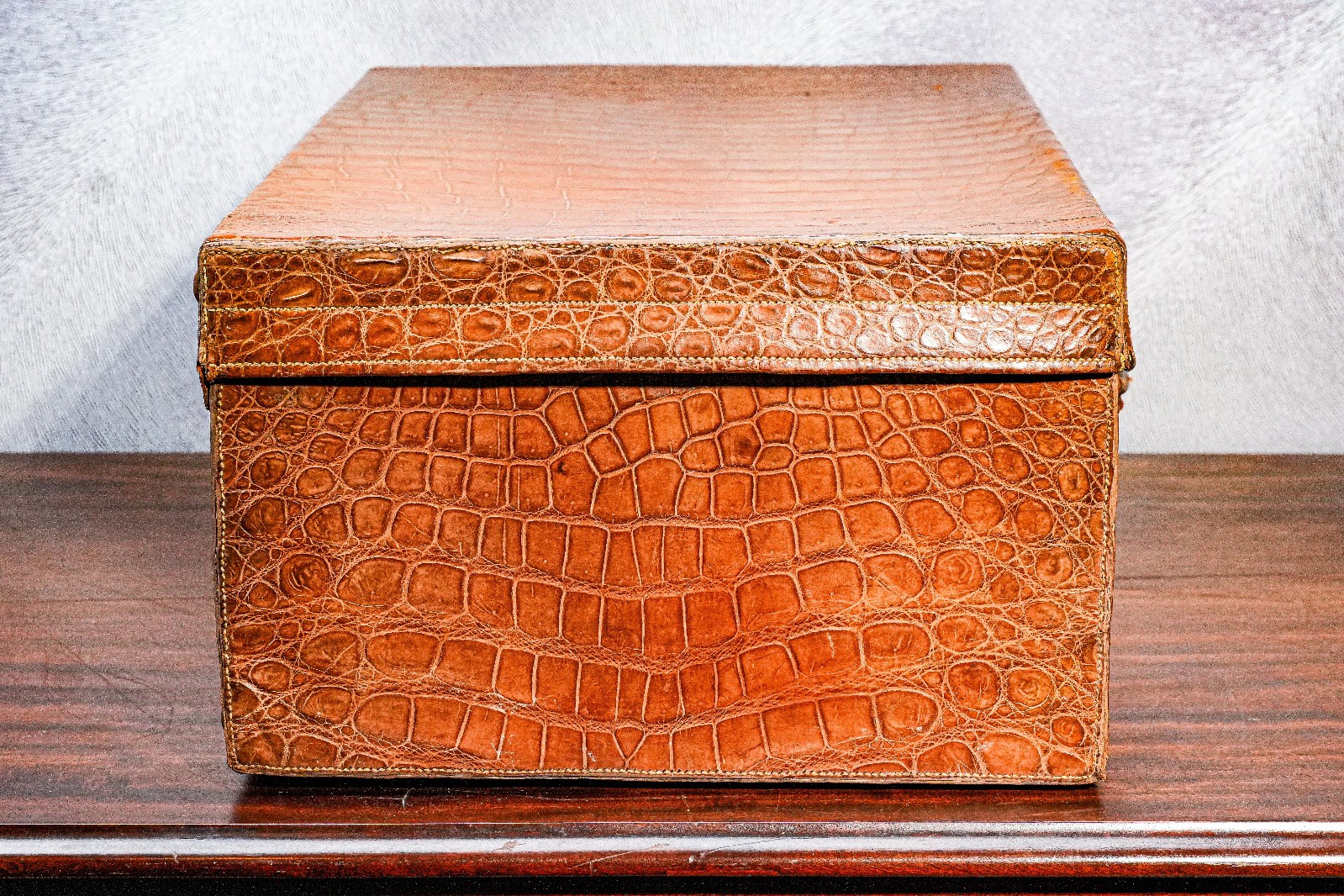 Large Light Brown Luxury Antique Crocodile Leather Travel Luggage Suitcase