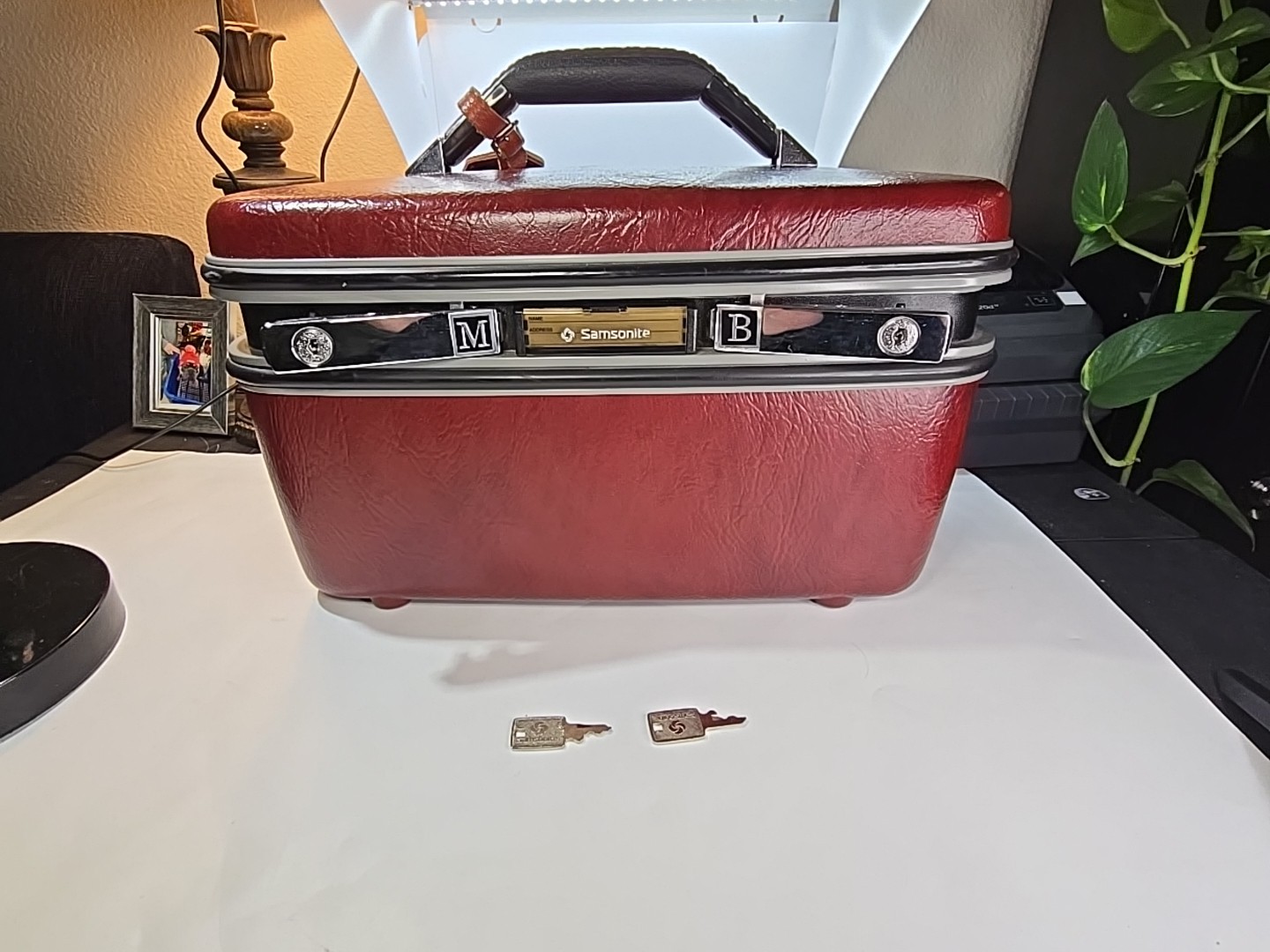 Samsonite Silhouette Burgundy Make UpCase W/ Mirror & Key Luggage No Tray