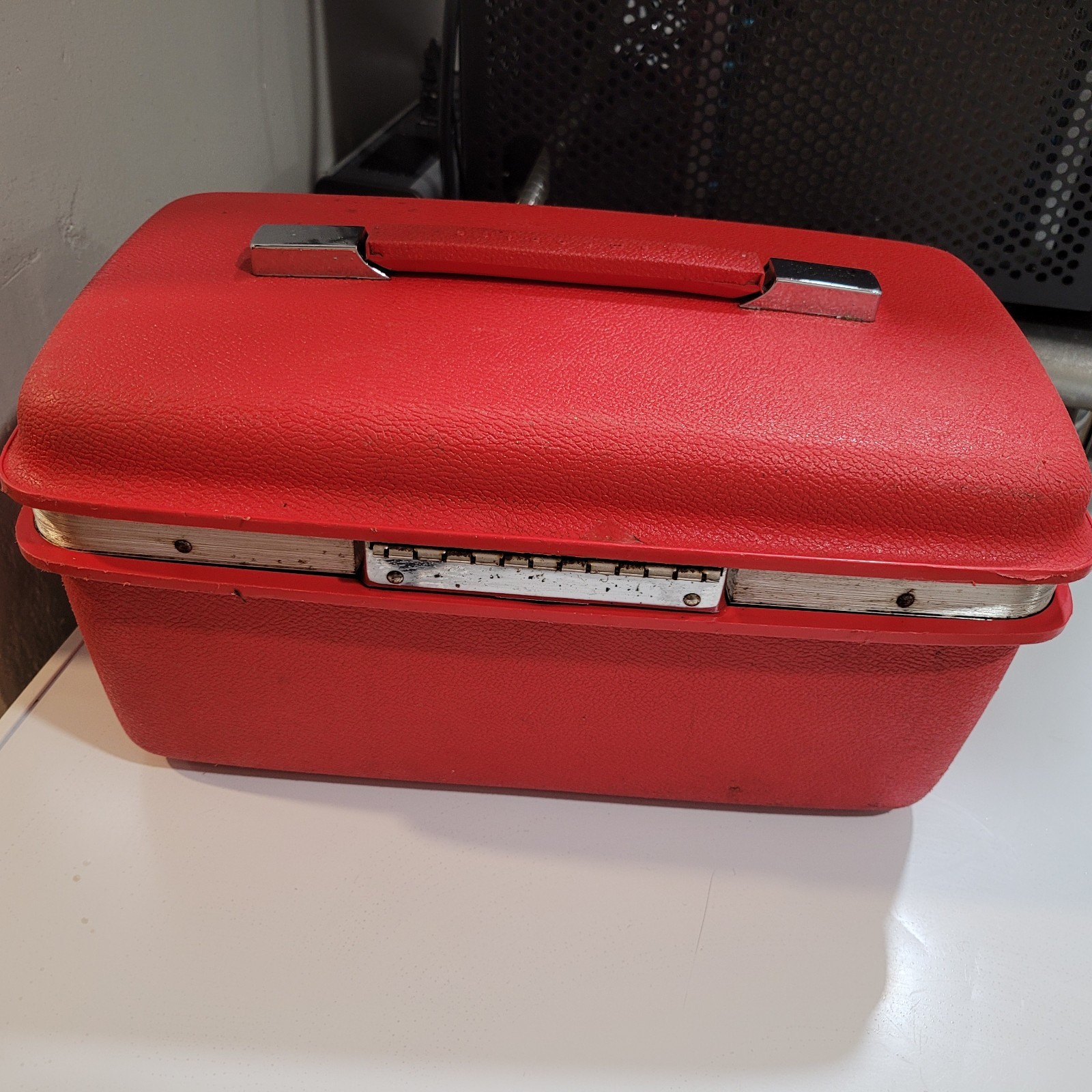 Vintage60s Samsonite Red HardShell Train Suitcase Cosmetic Makeup Travel Classic