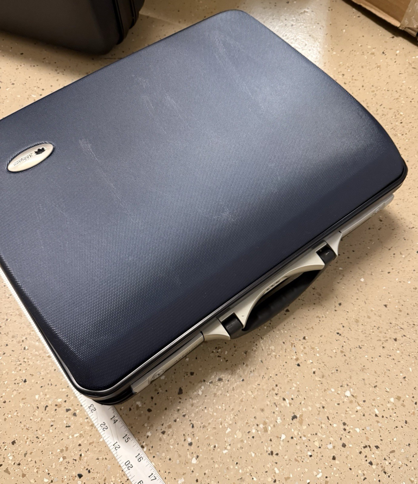 Vintage Abbyson Luggage Hard Side Luggage @@ small carry on size