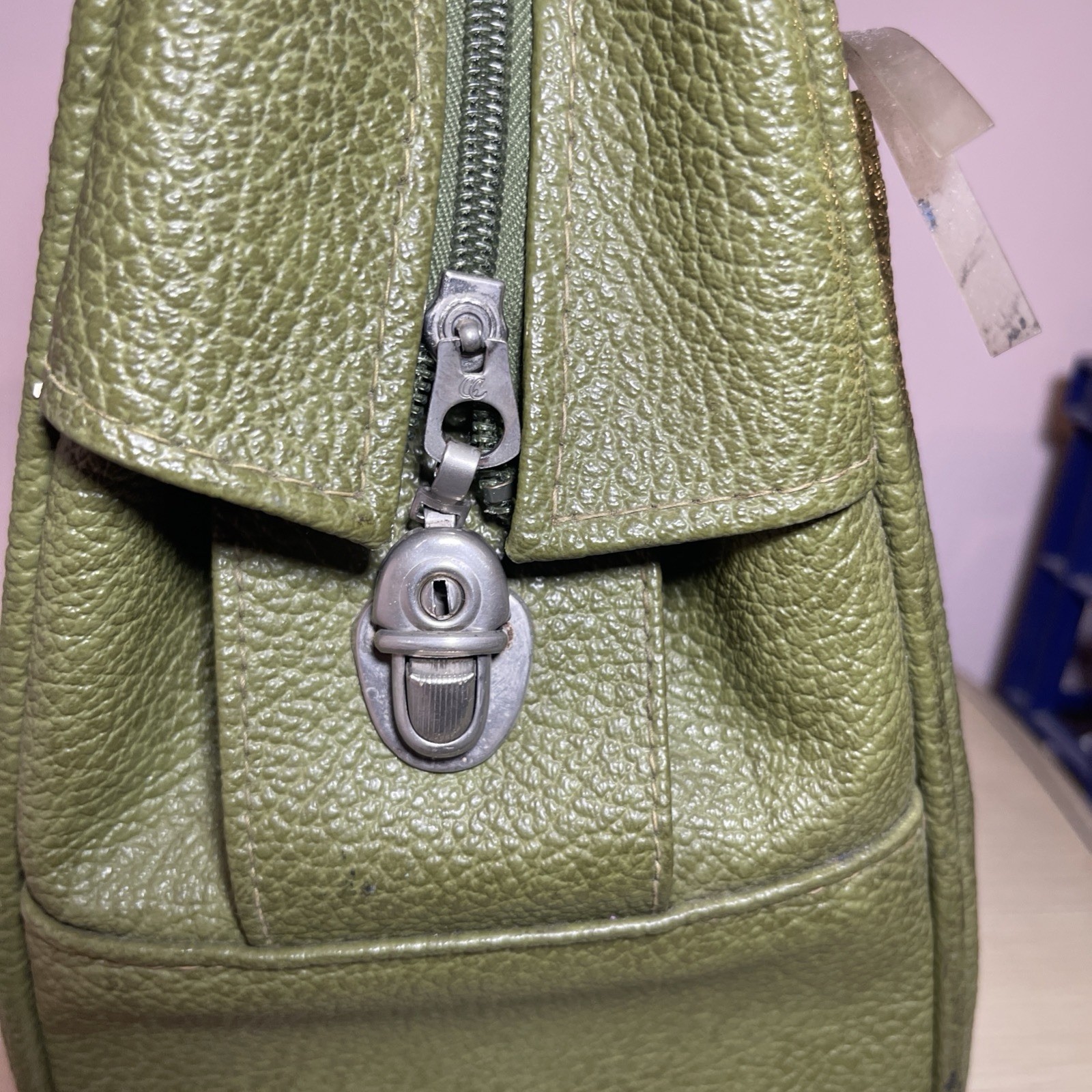 Vintage Royal Traveller Medalist Bag Green Carry On Samsonite 60-70s Retro