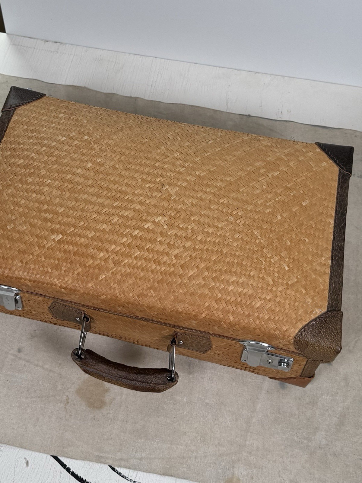 Vintage 1960s Woven Rattan Bamboo Suitcase w/ Keys Leather Trim Mid Century Mod