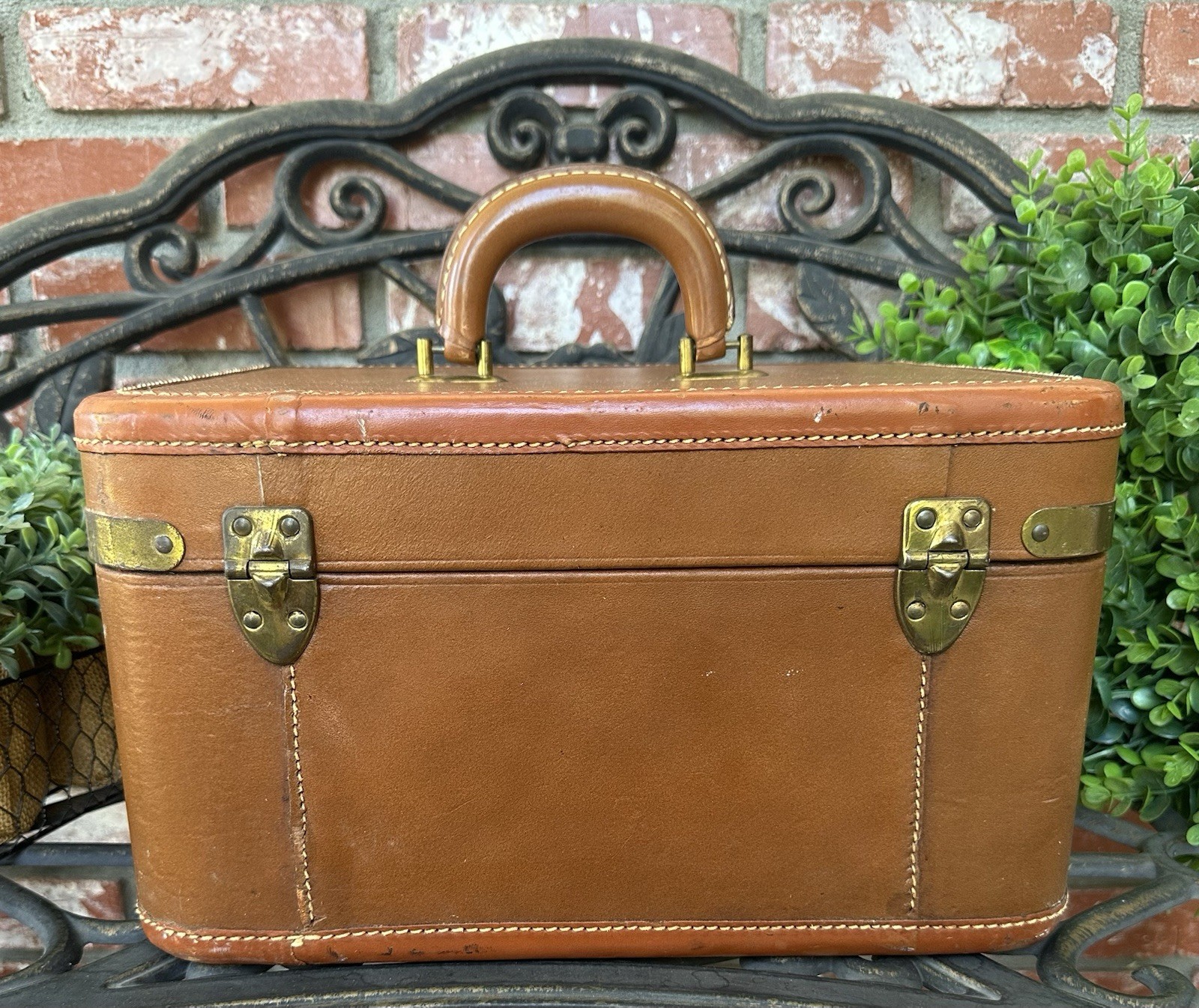 Vintage Stylite Vanity Train Case; Burnt Caramel W/Dark Tan Interior & Mirror
